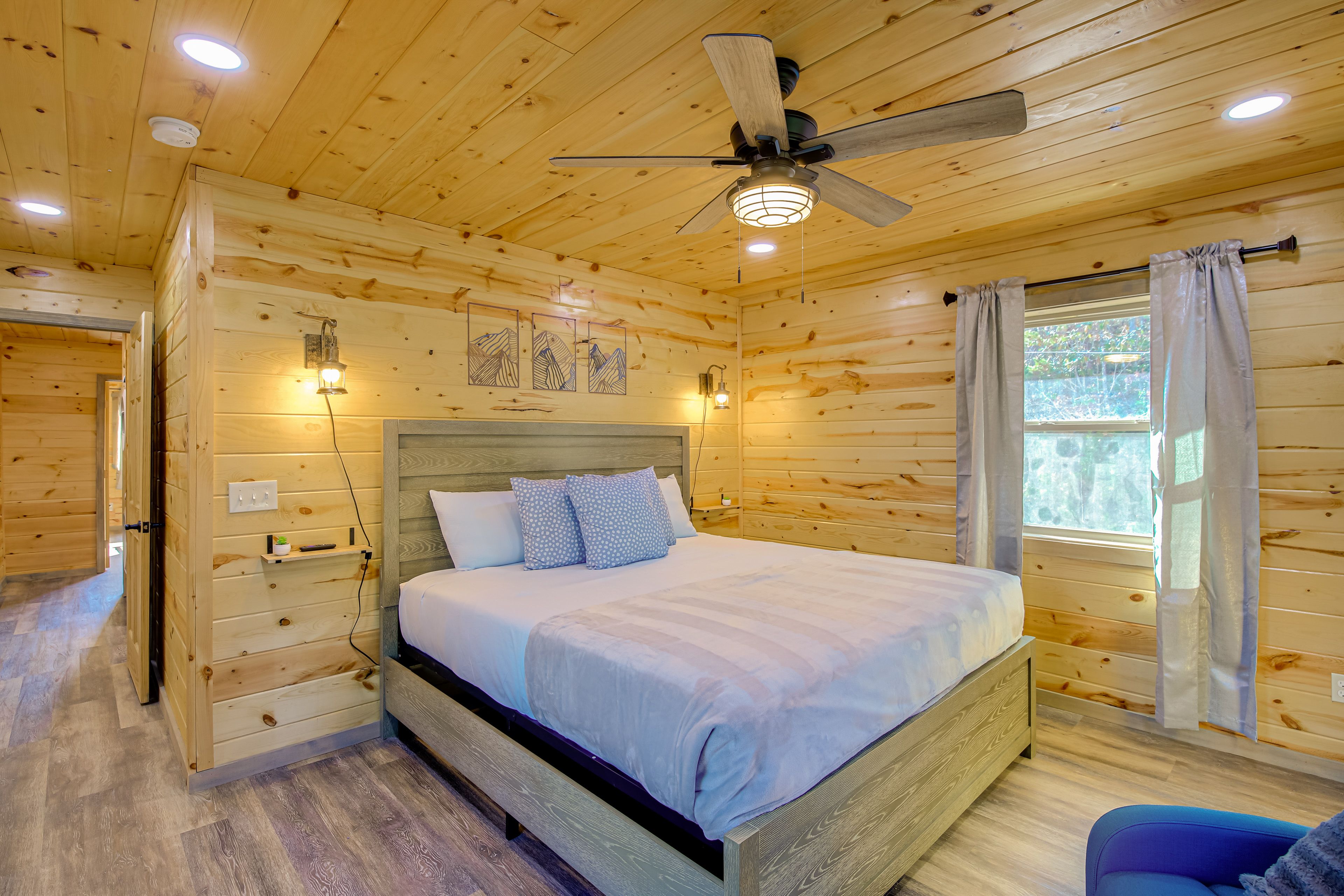 Bedroom 2 | King Bed