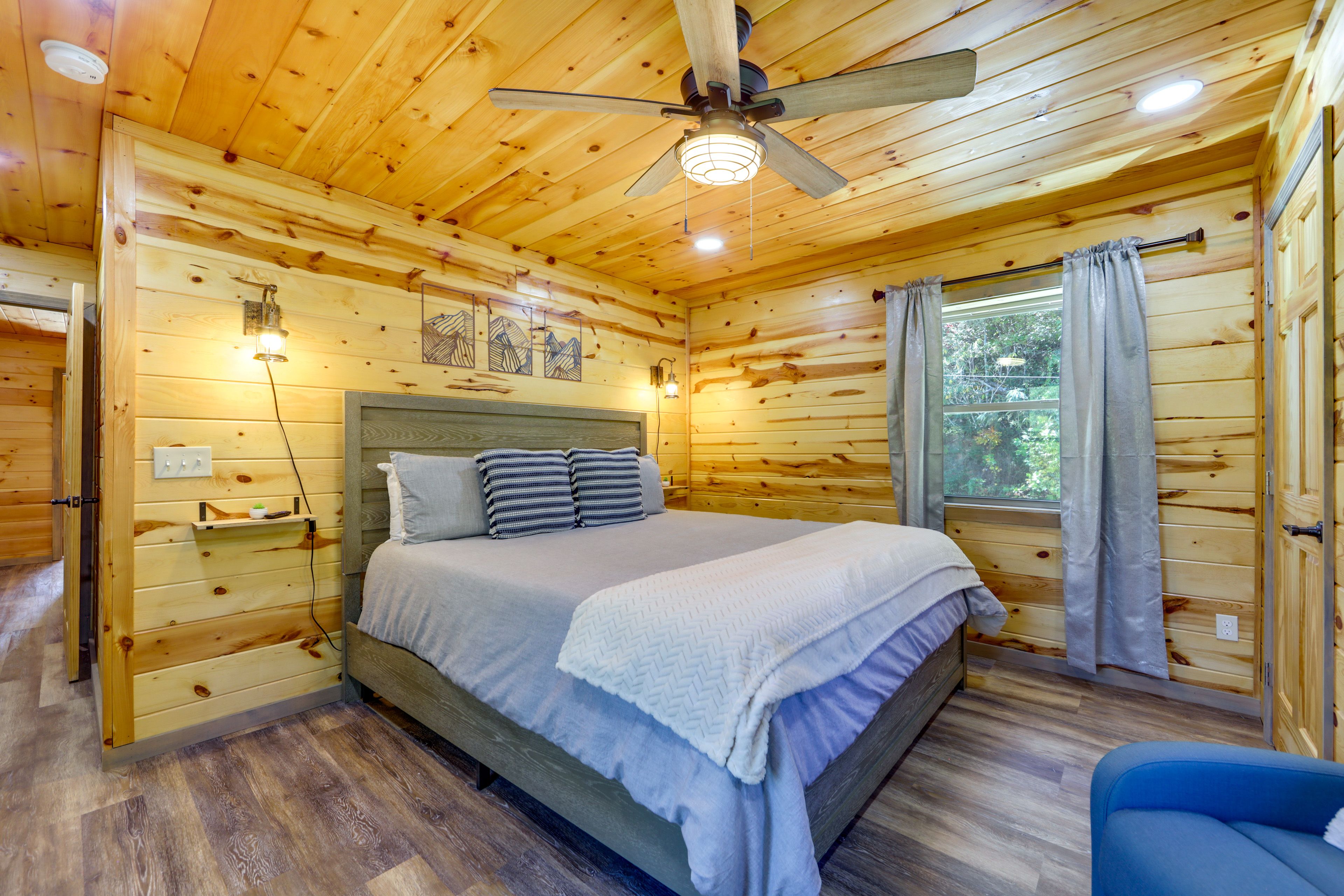 Bedroom 2 | King Bed
