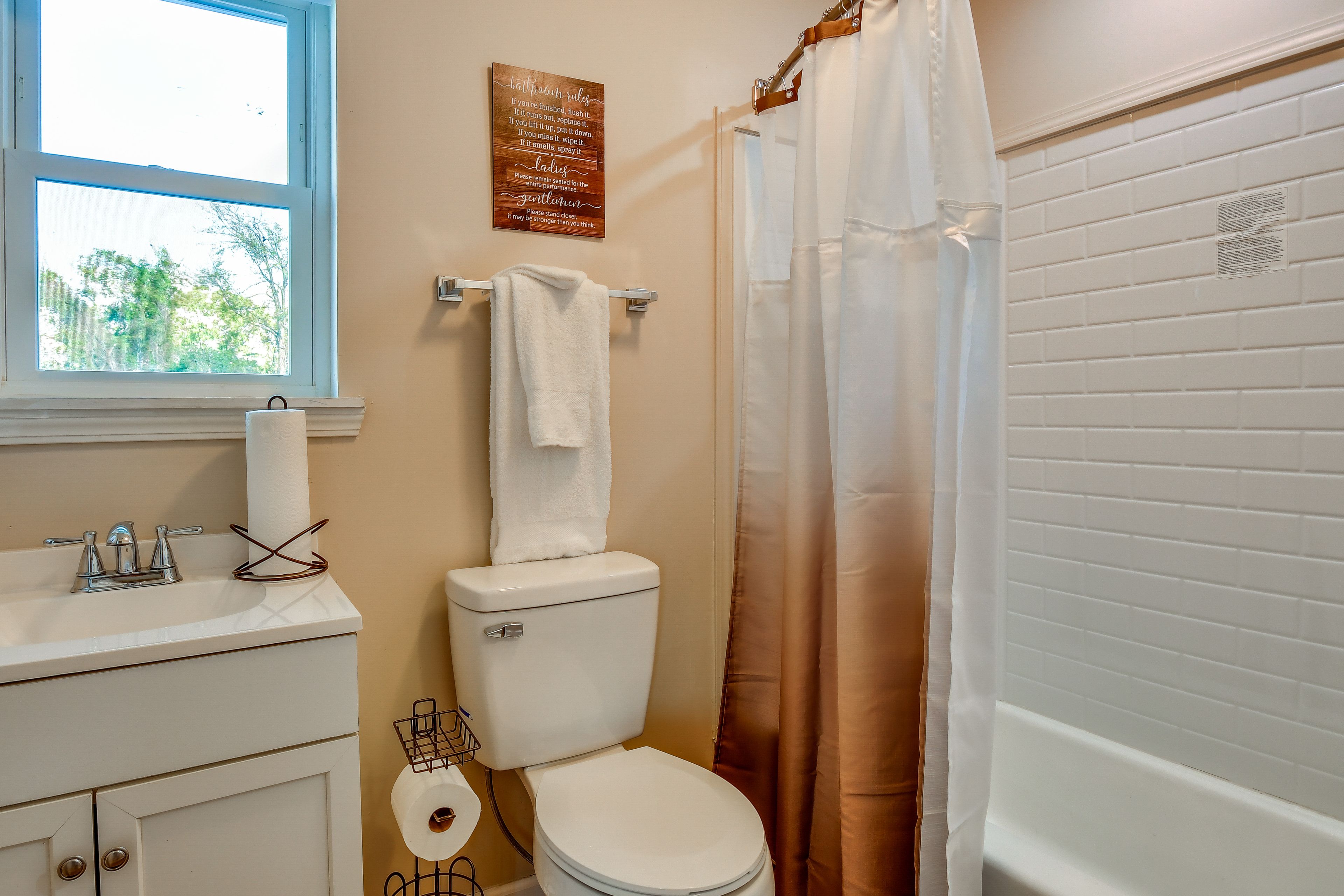 Full Bathroom | Hair Dryer | Iron & Board