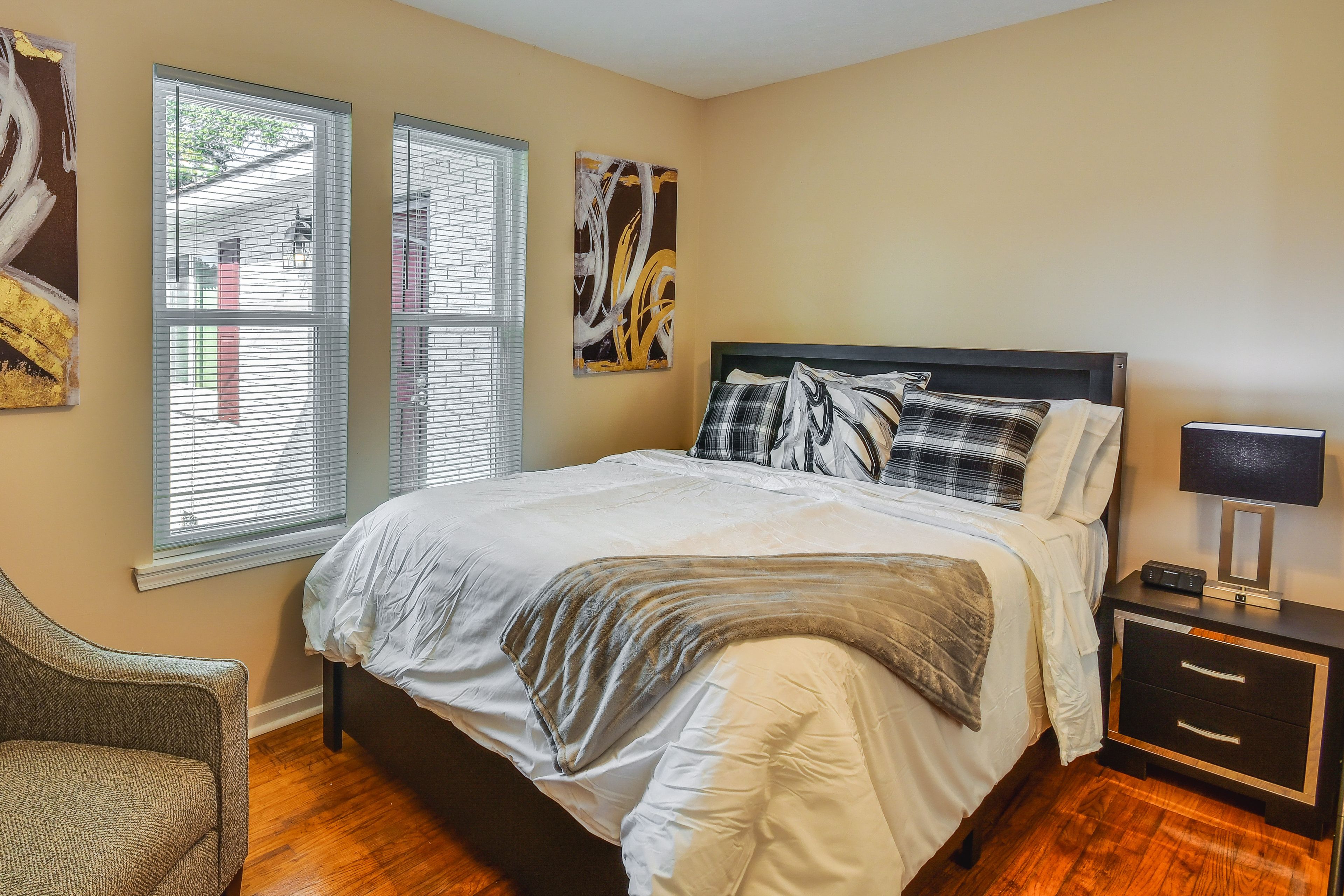 Bedroom 2 | Queen Bed