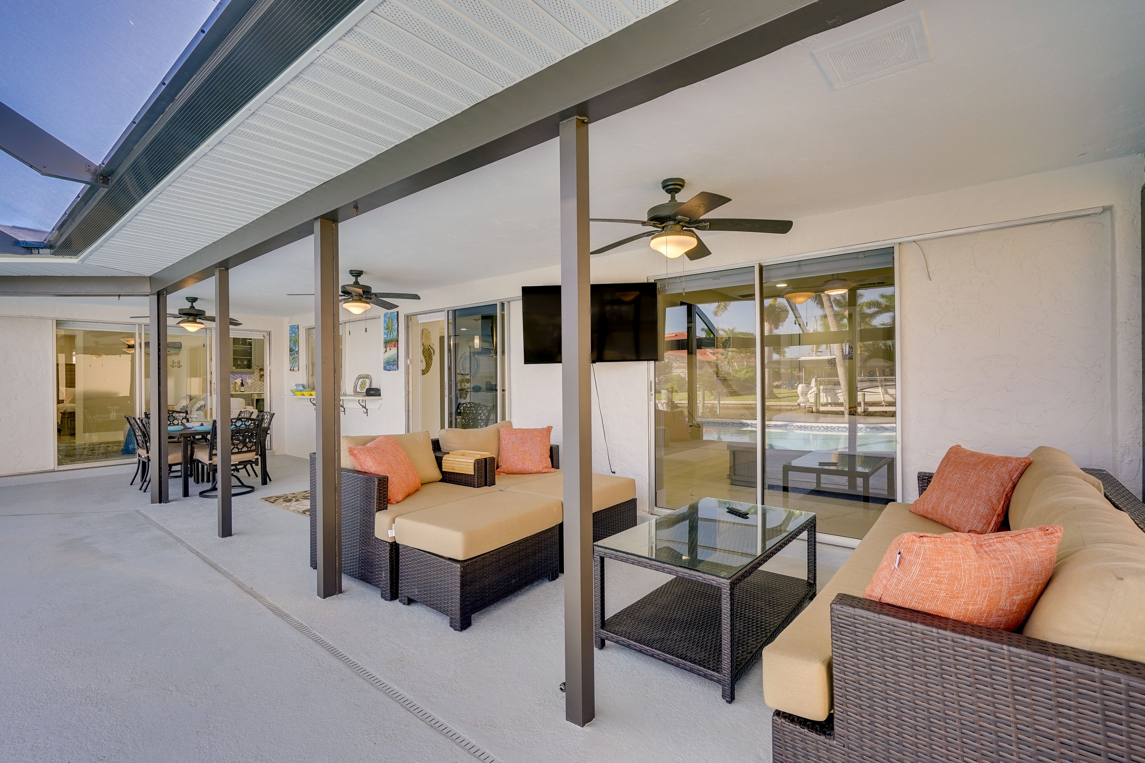 Lounge Area | Outdoor TV