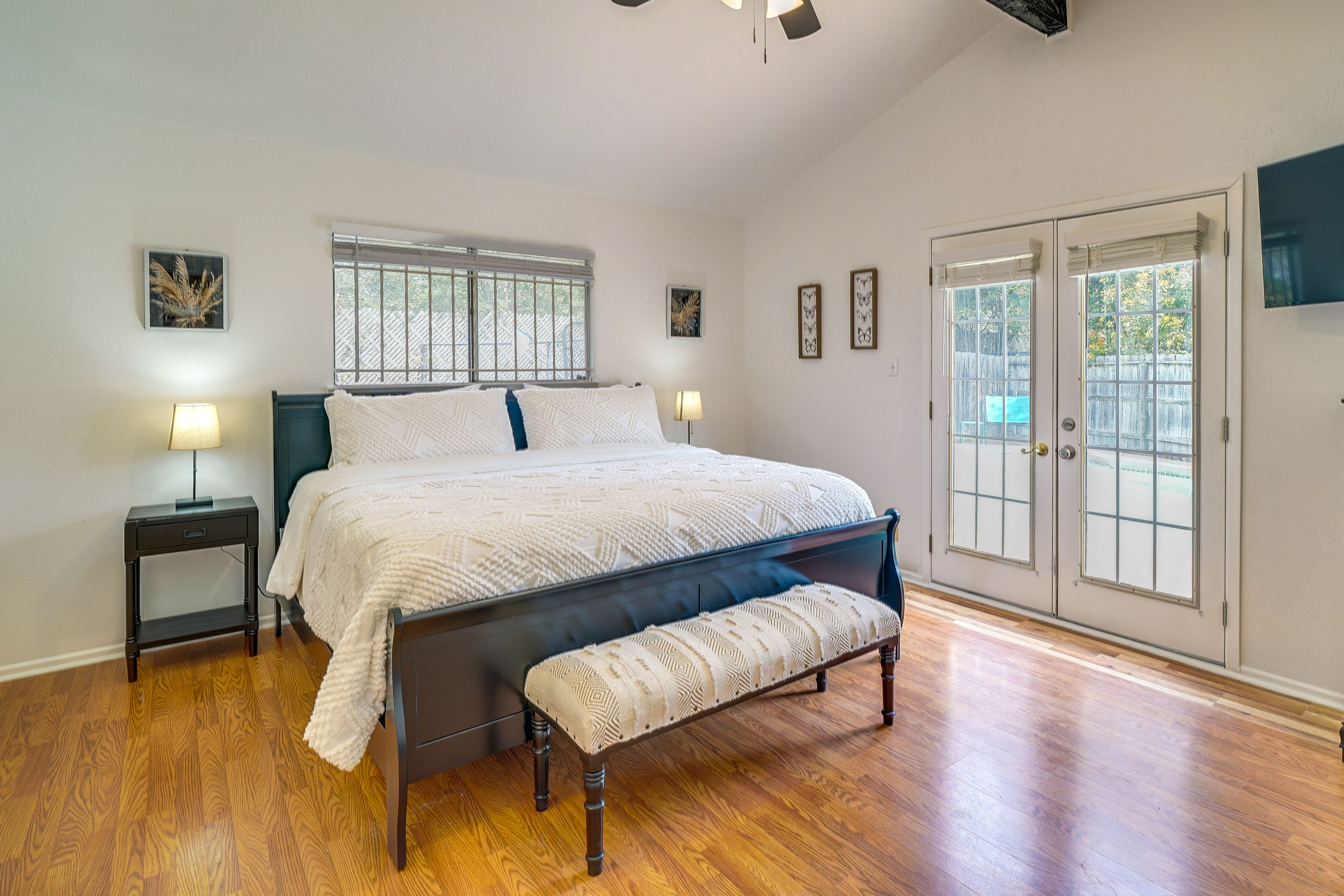 Bedroom 1 | King Bed | Smart TV | Linens Provided