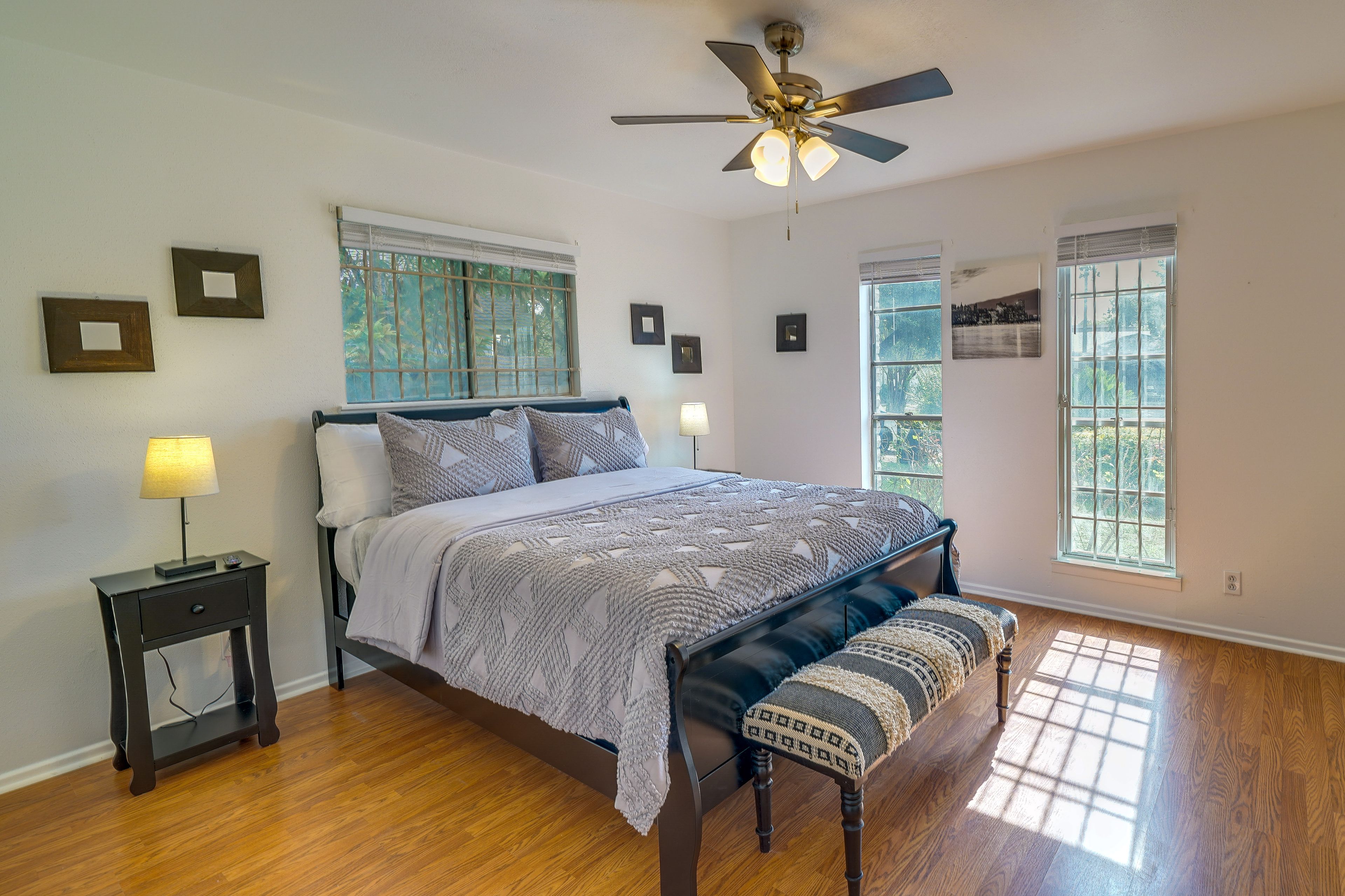 Bedroom 3 | Queen Bed | Smart TV