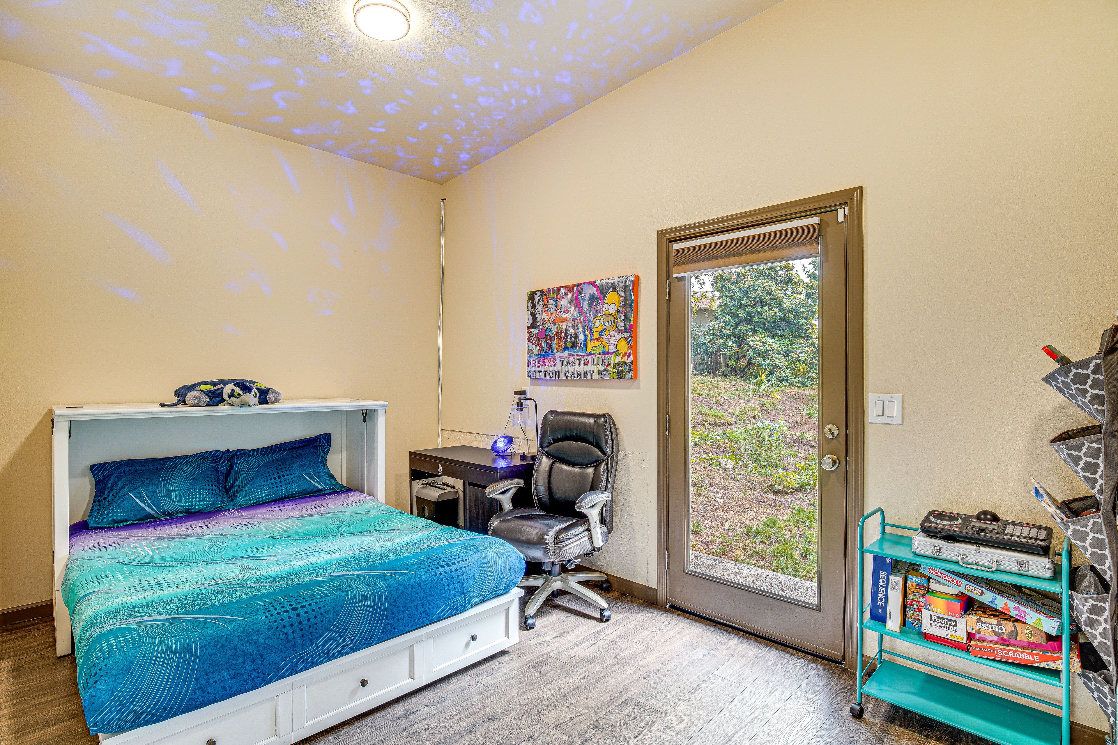 Bedroom 3 | Queen Murphy Bed | Board Games | Laptop-Friendly Workspace