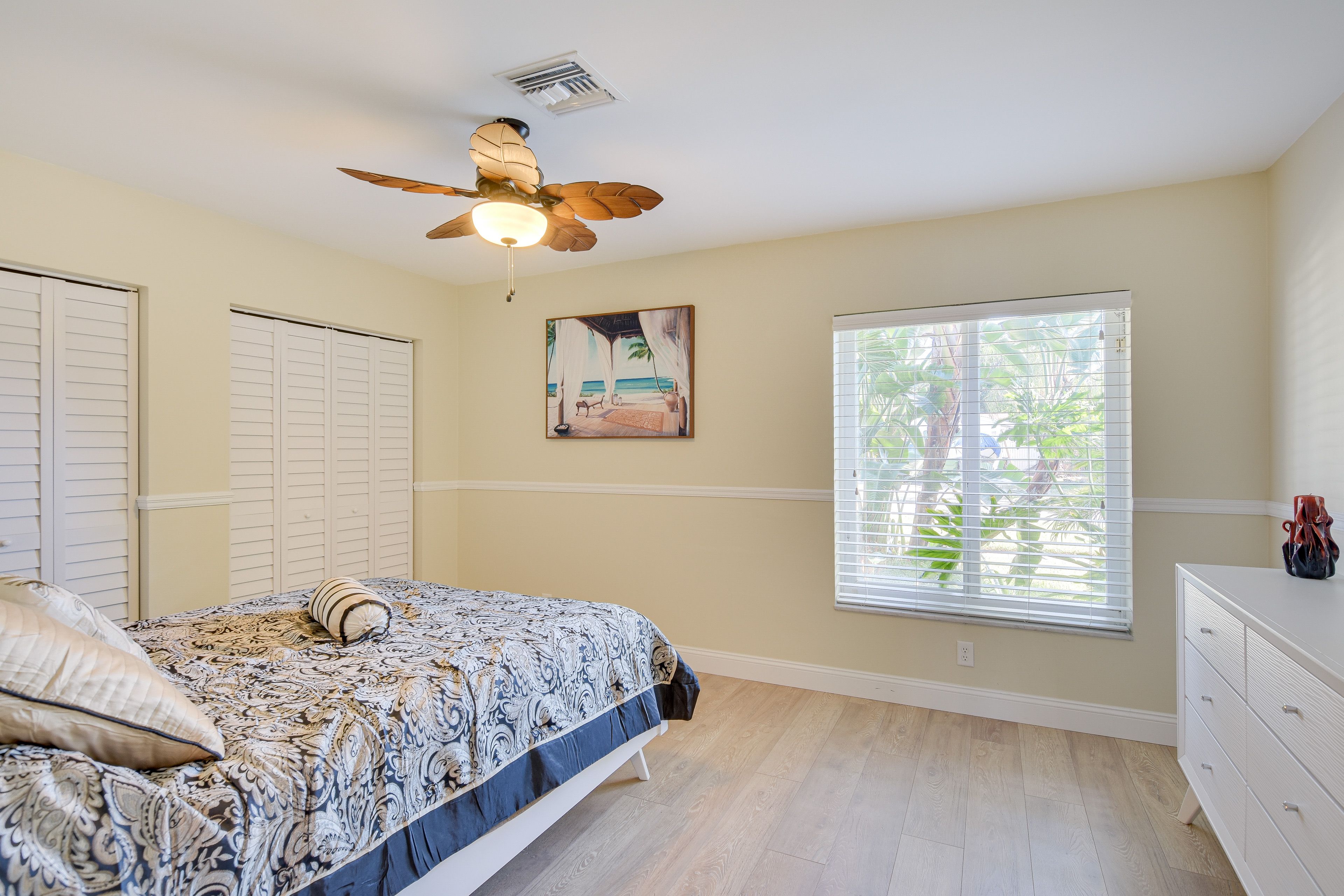 Bedroom 3 | Queen Bed
