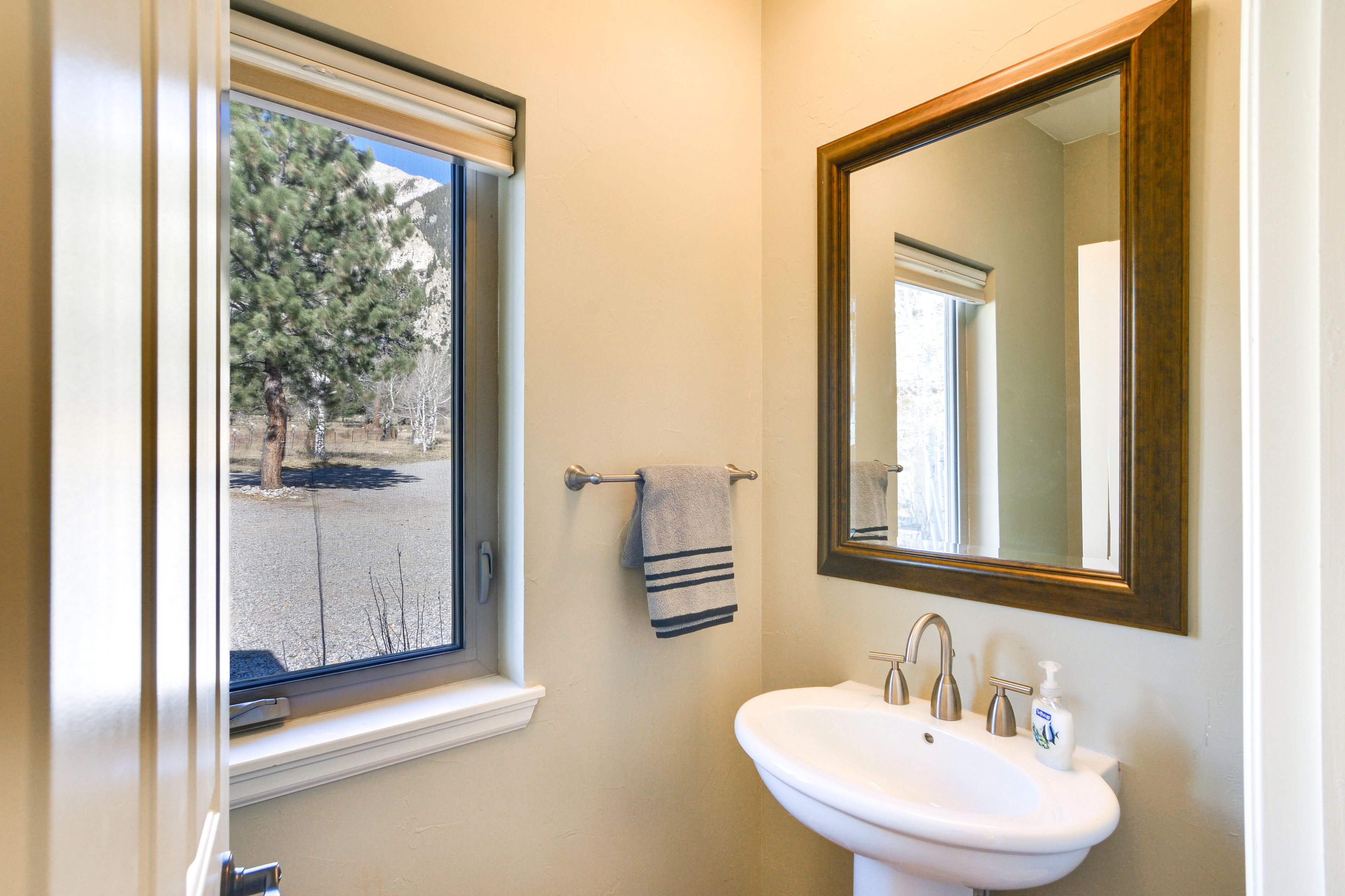 Half Bathroom | Main Level