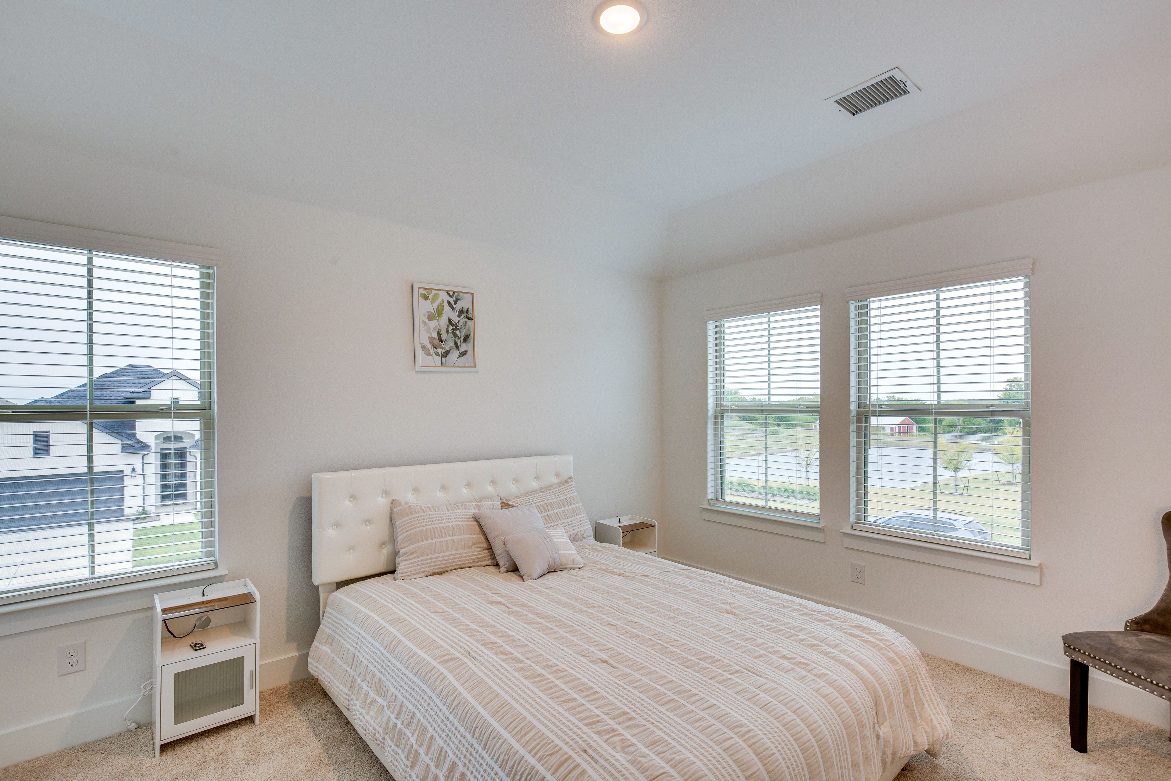 Bedroom 3 | Queen Bed