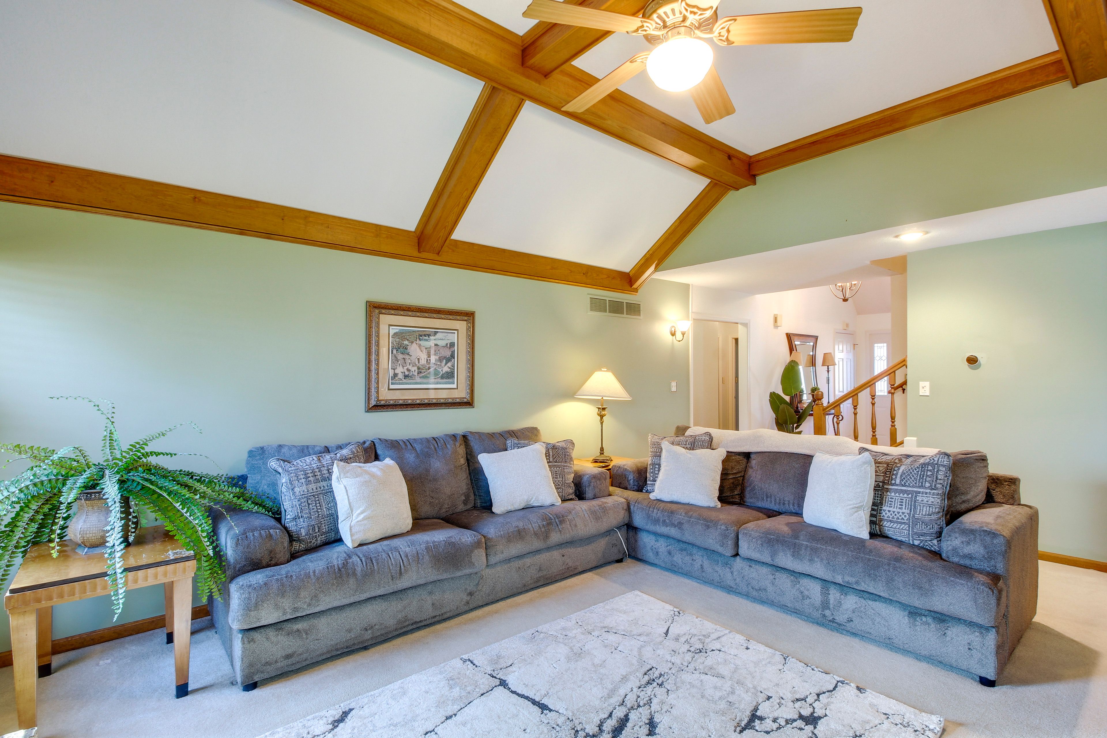 Living Room | Free WiFi | Smart TV | Fireplace