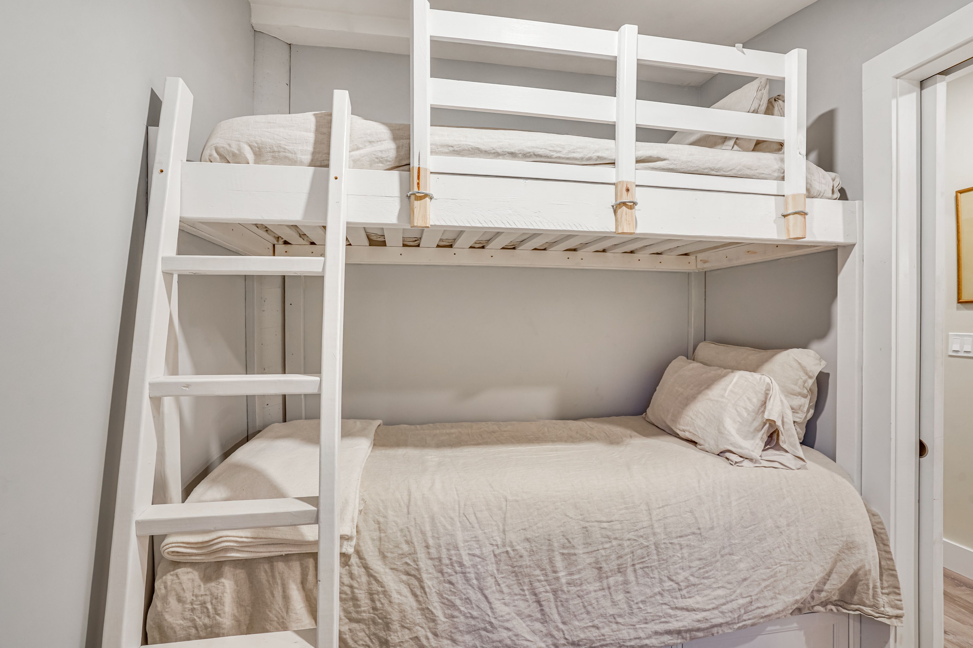 Bedroom 2 | Twin Bunk Bed