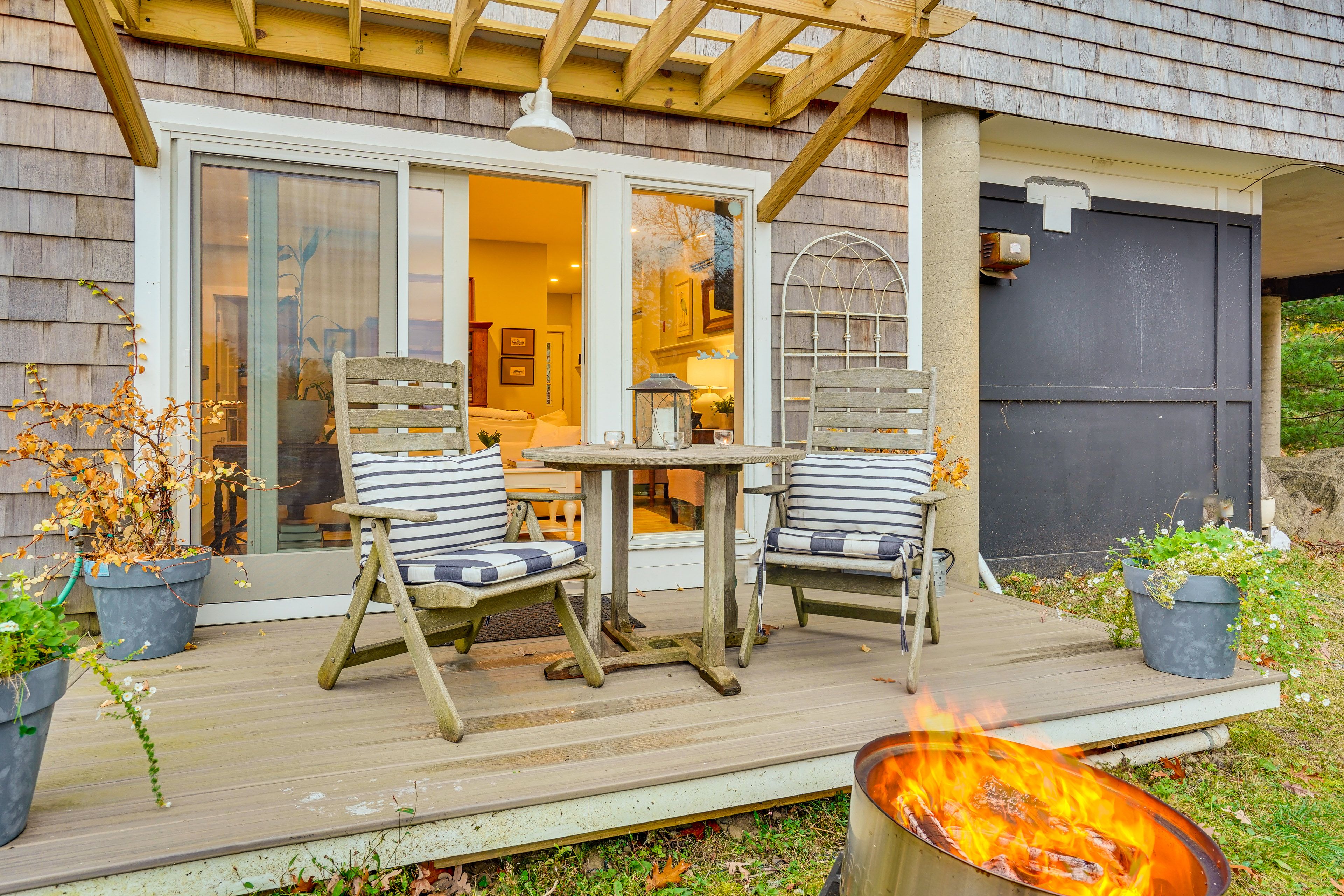 Private Patio | Fire Pit