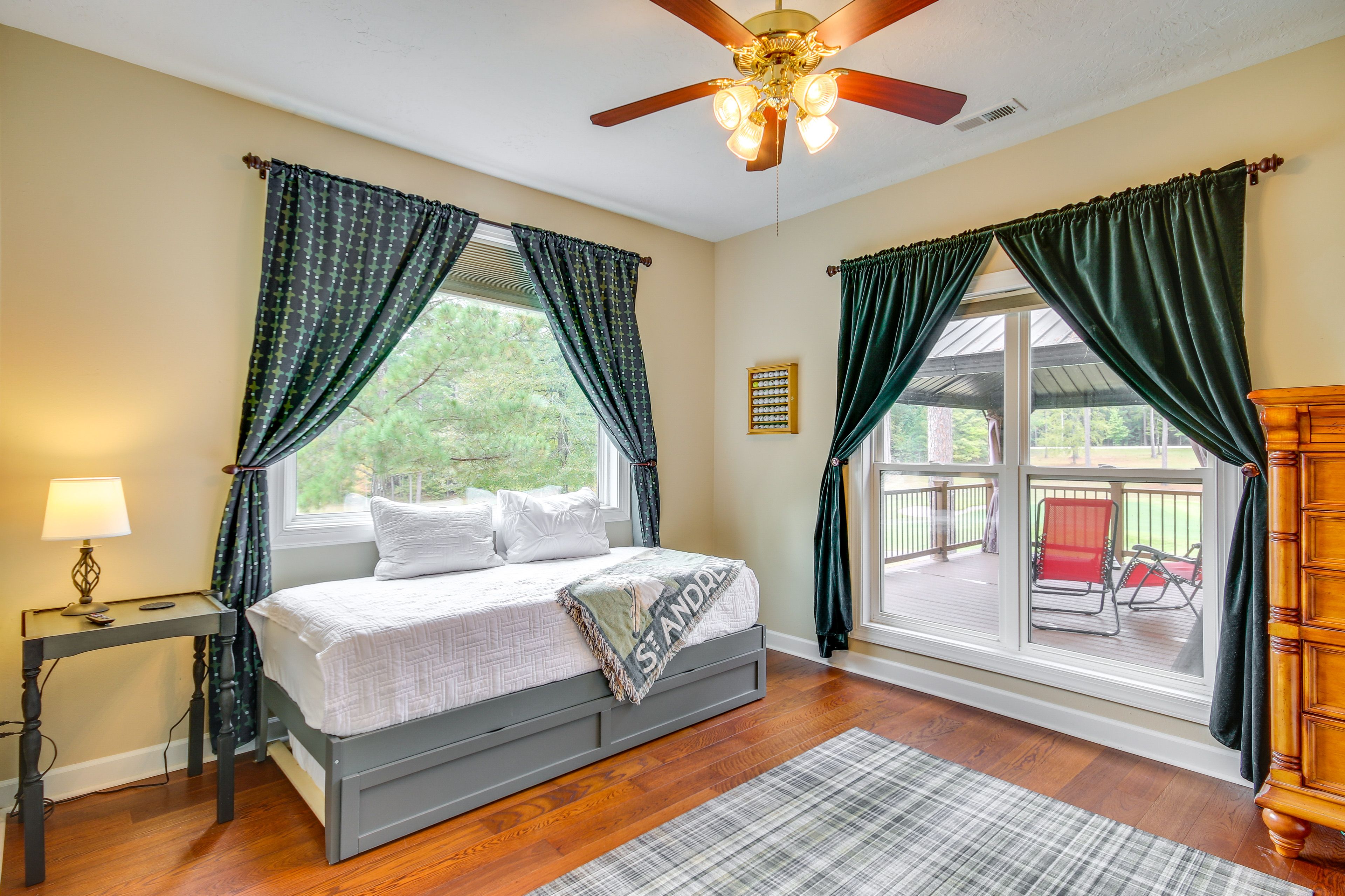 Bedroom 3 | Twin Daybed w/ Twin Trundle