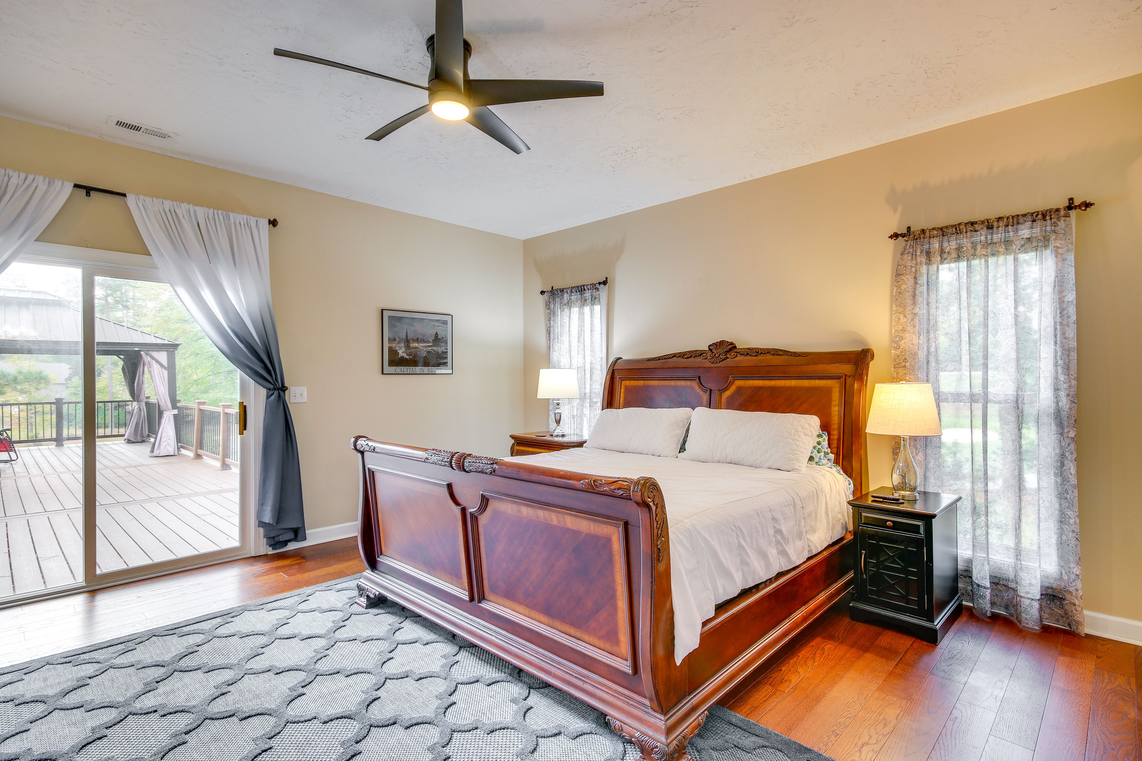 Bedroom 1 | King Bed | Linens Provided | En-Suite Bathroom