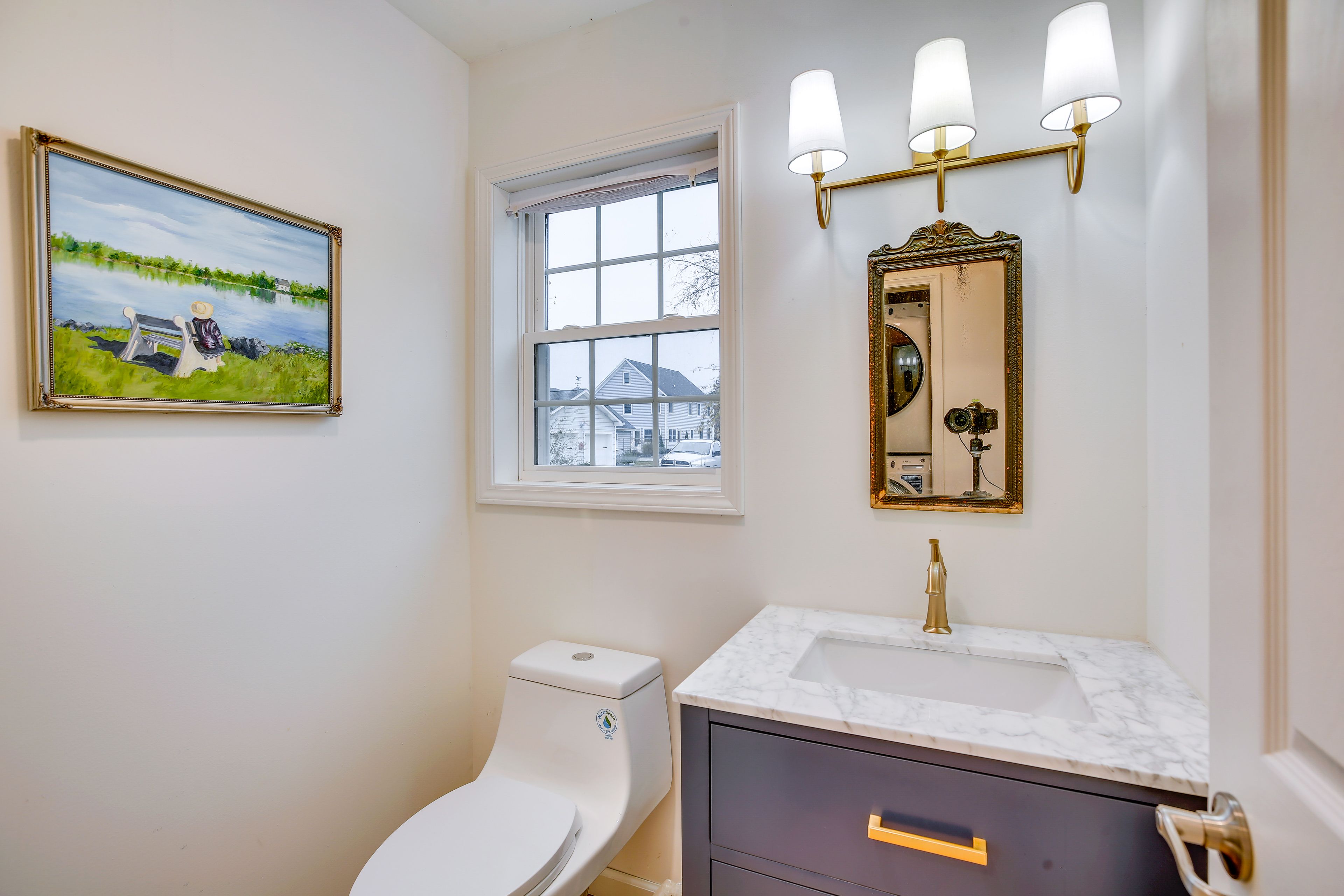 Half Bathroom | 1st Floor