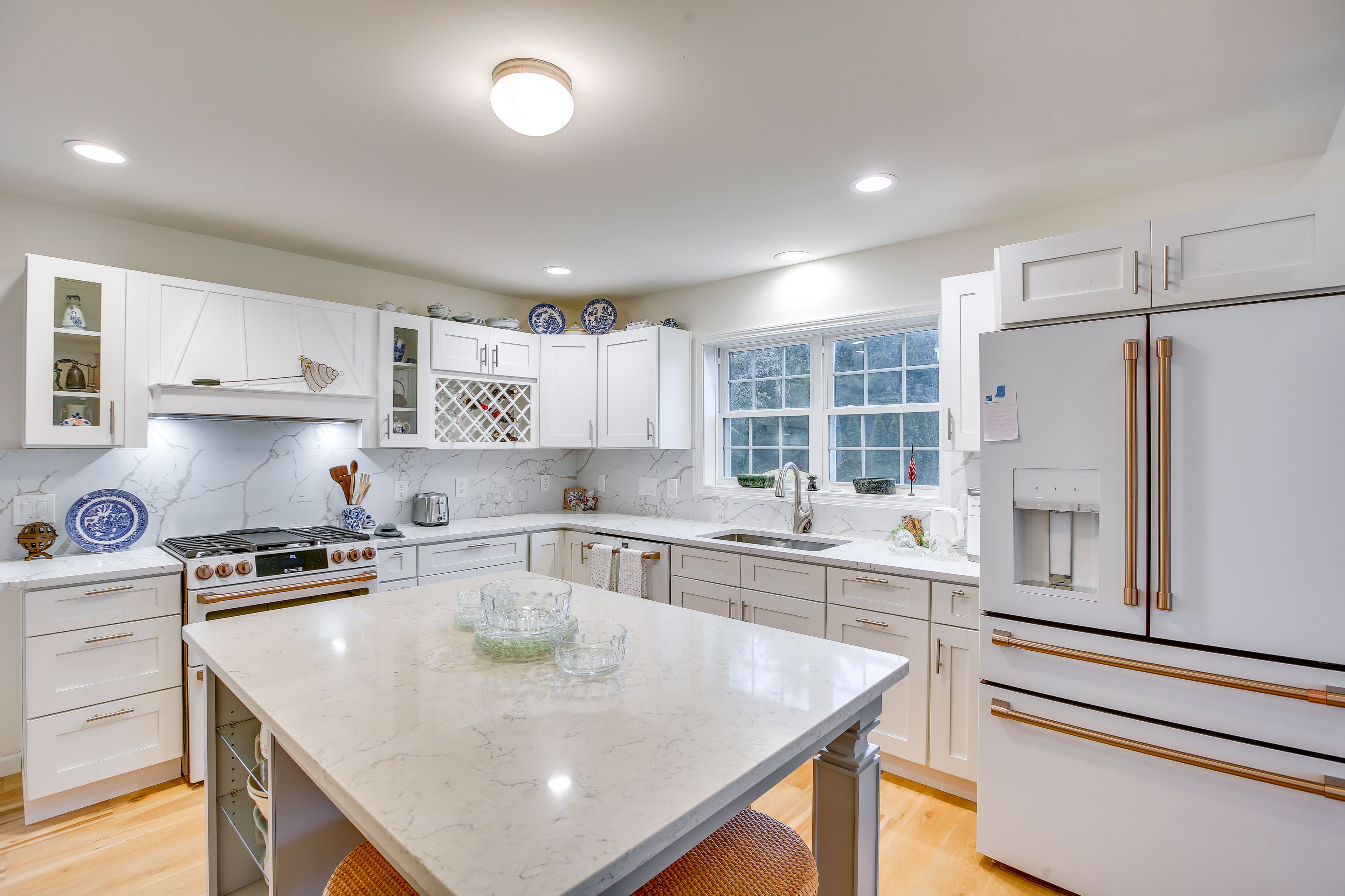 Kitchen | Dishwasher | Dishware + Flatware
