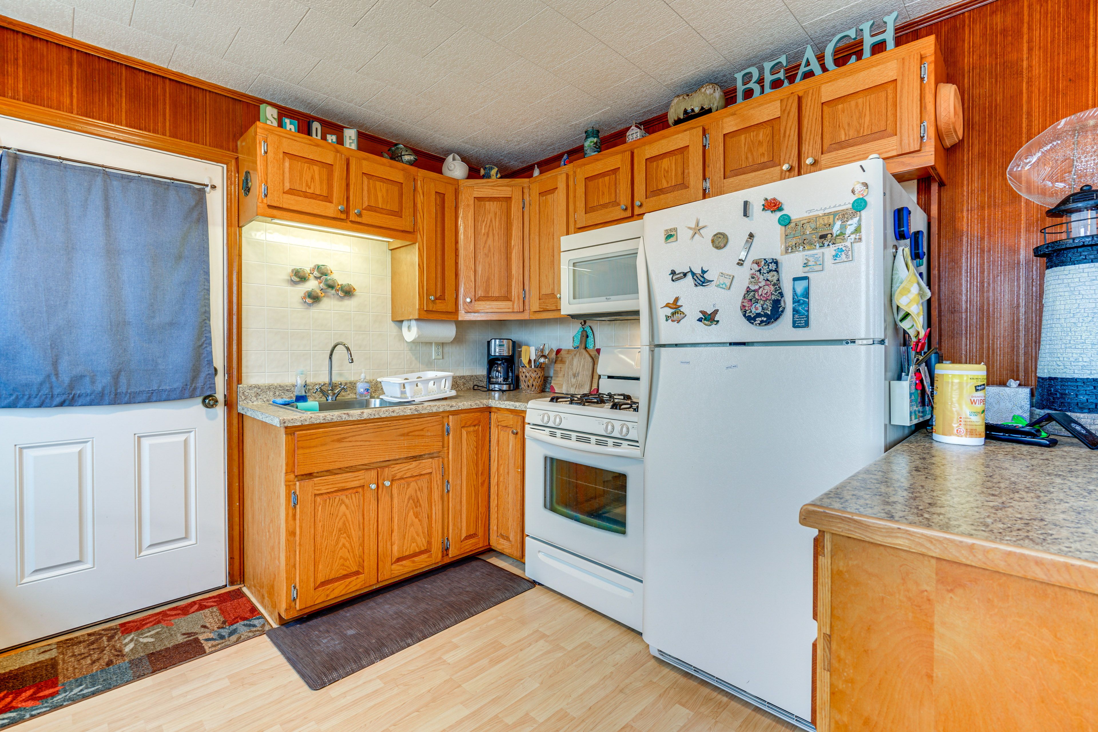 Kitchen | Drip Coffee Maker | Cooking Basics | Dishware & Flatware Provided