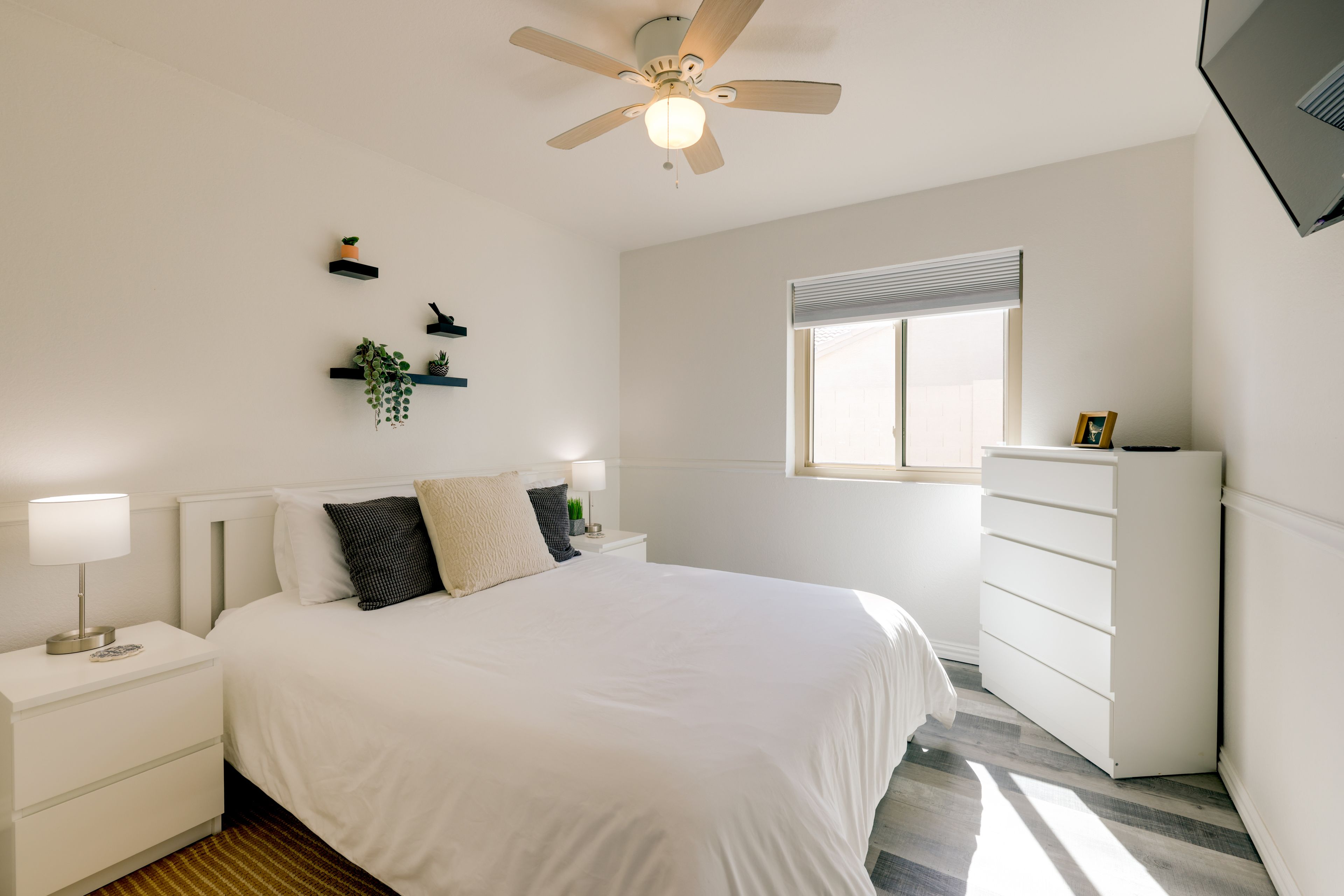 Bedroom 3 | Queen Bed
