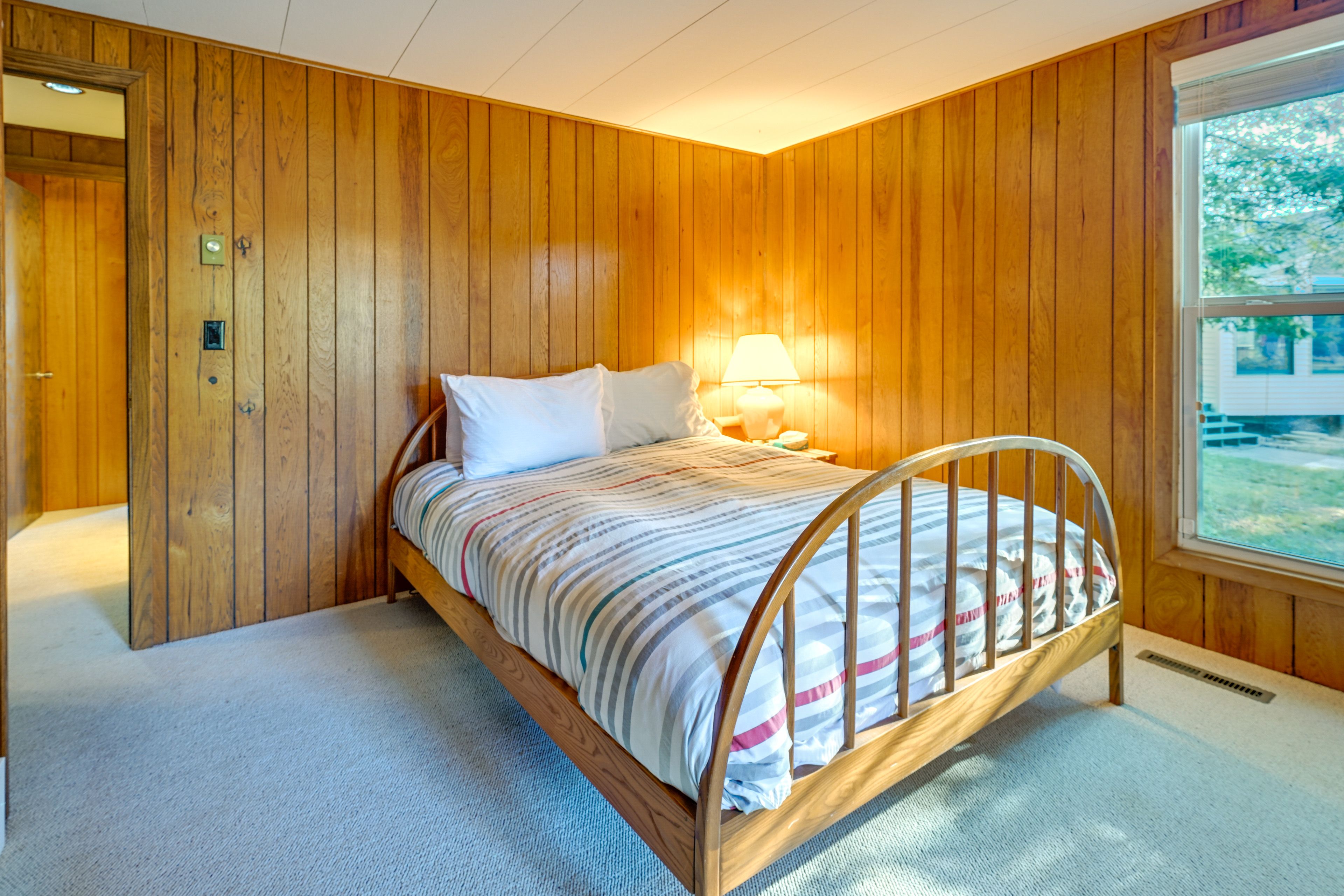 Bedroom 2 | Queen Bed