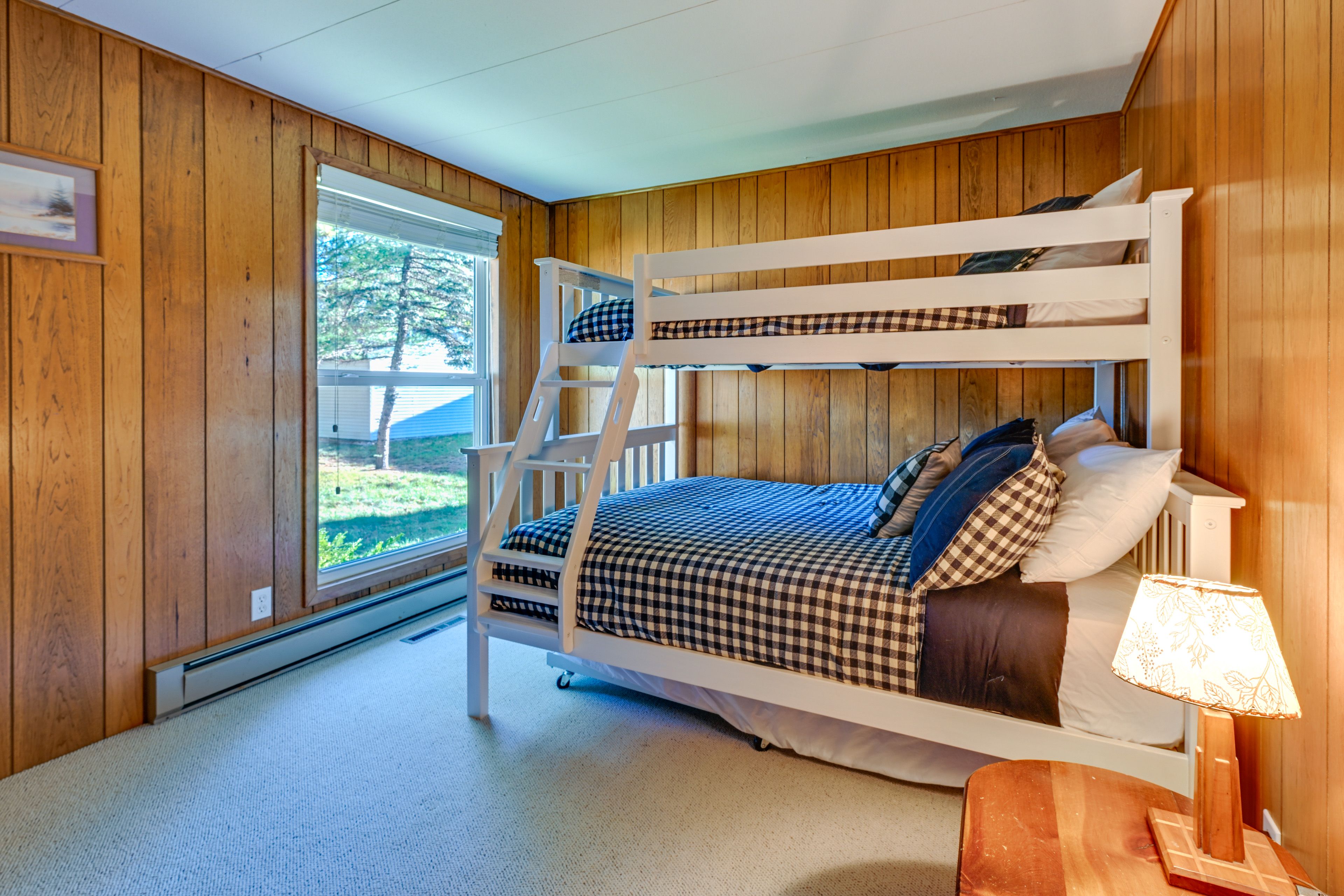 Bedroom 3 | Twin/Full Bunk Bed w/ Twin Trundle Bed