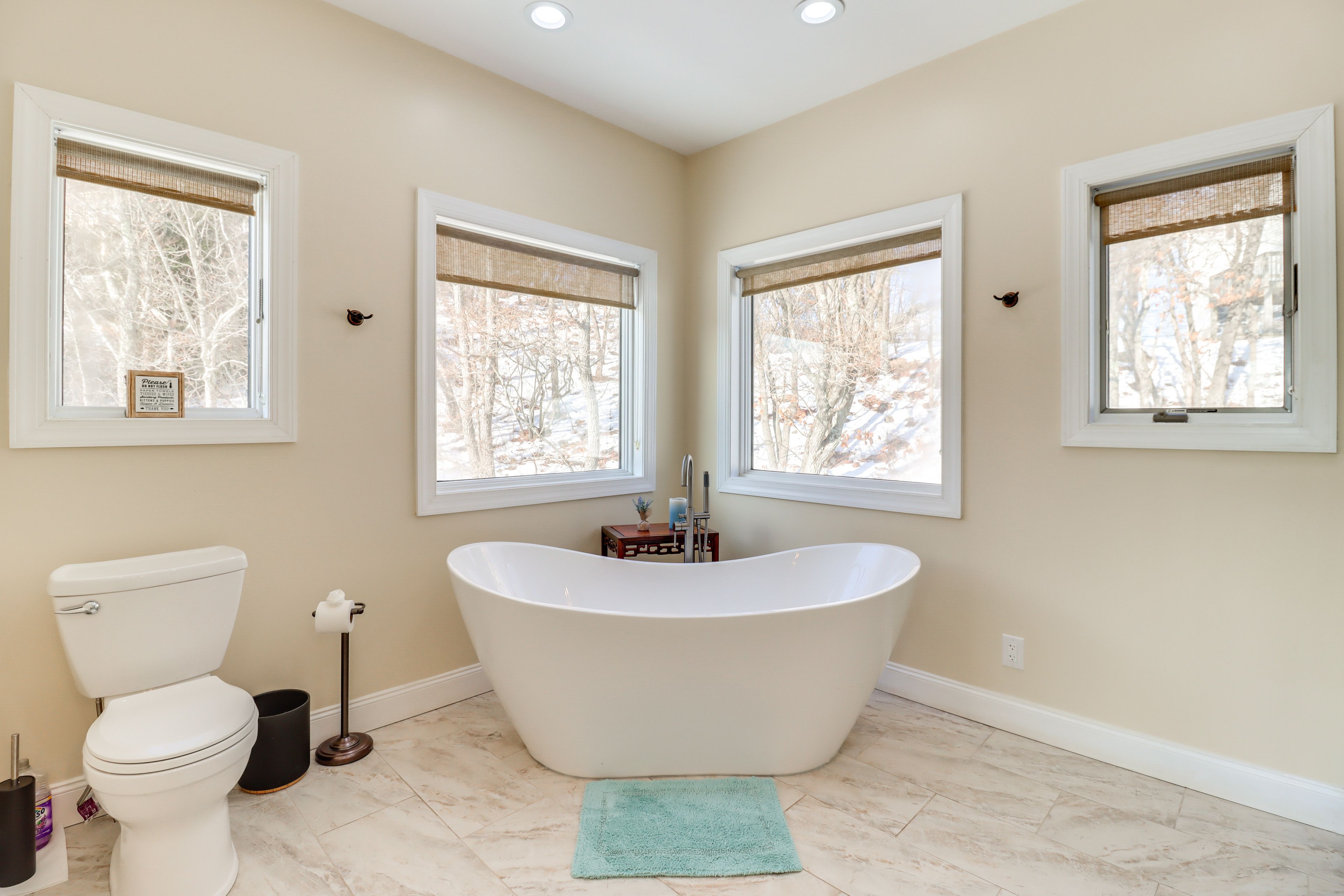 En-Suite Bathroom | Upper Level | Towels Provided