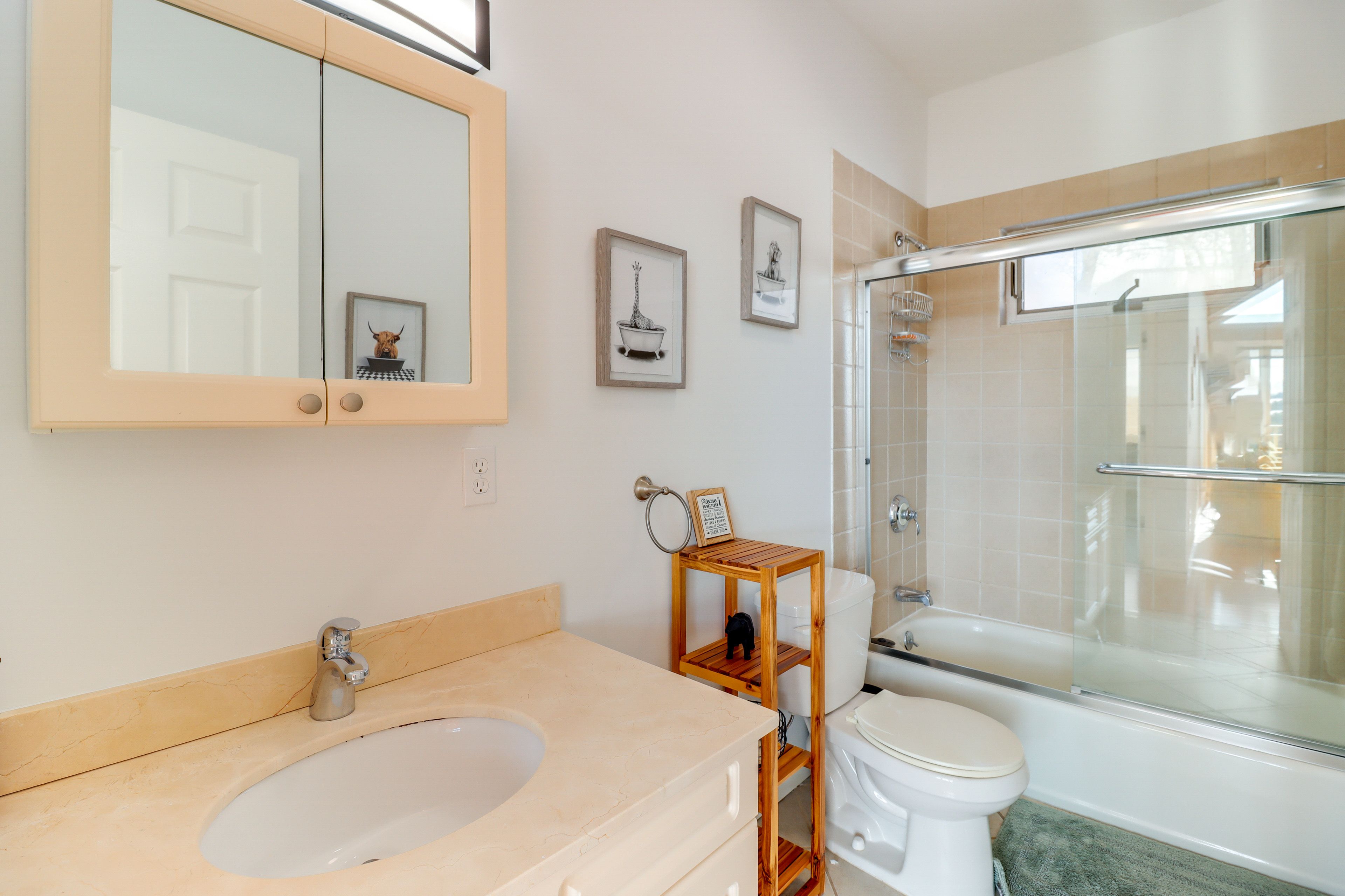 Full Bathroom