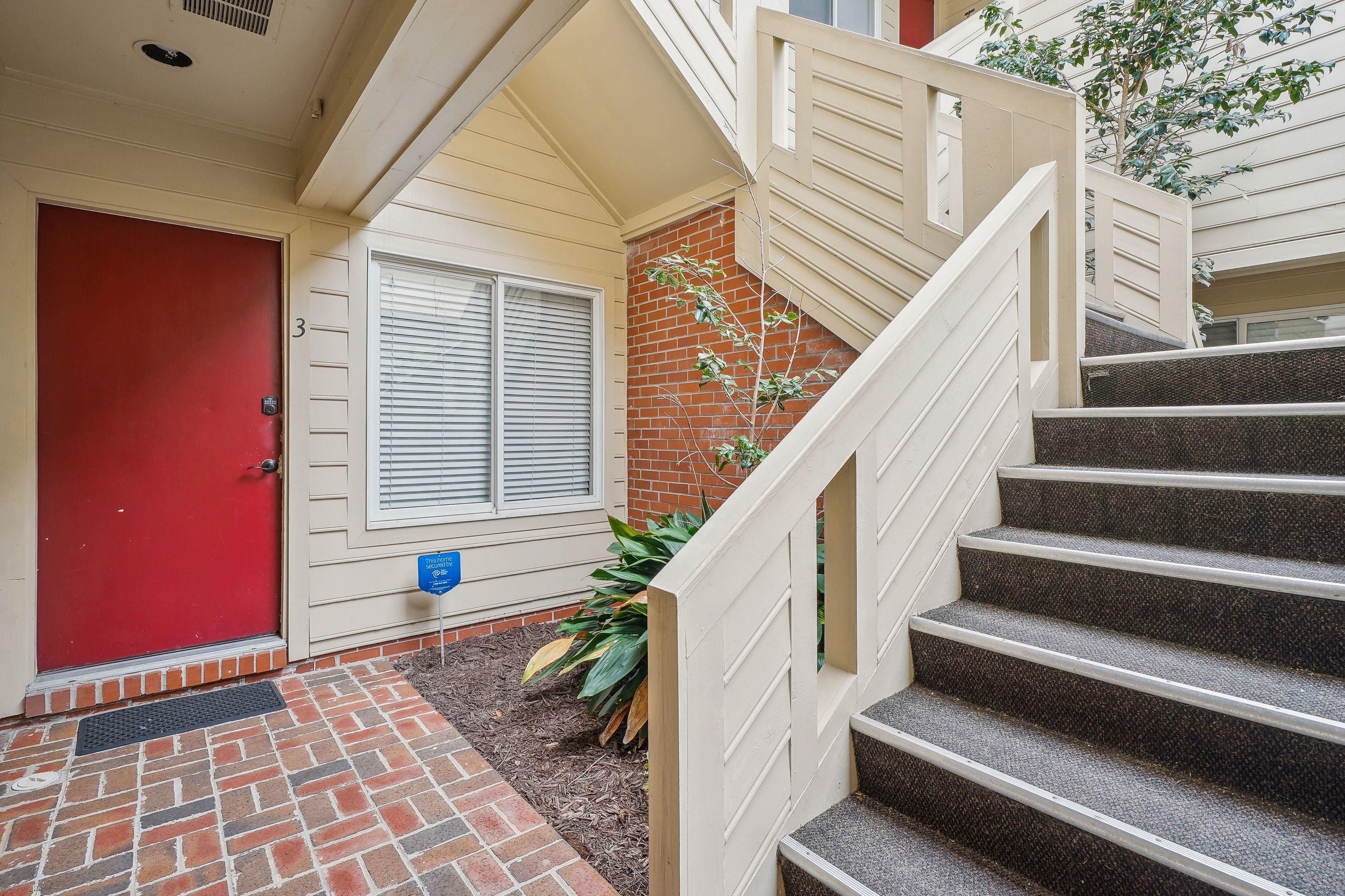 Studio Exterior | Shared Courtyard