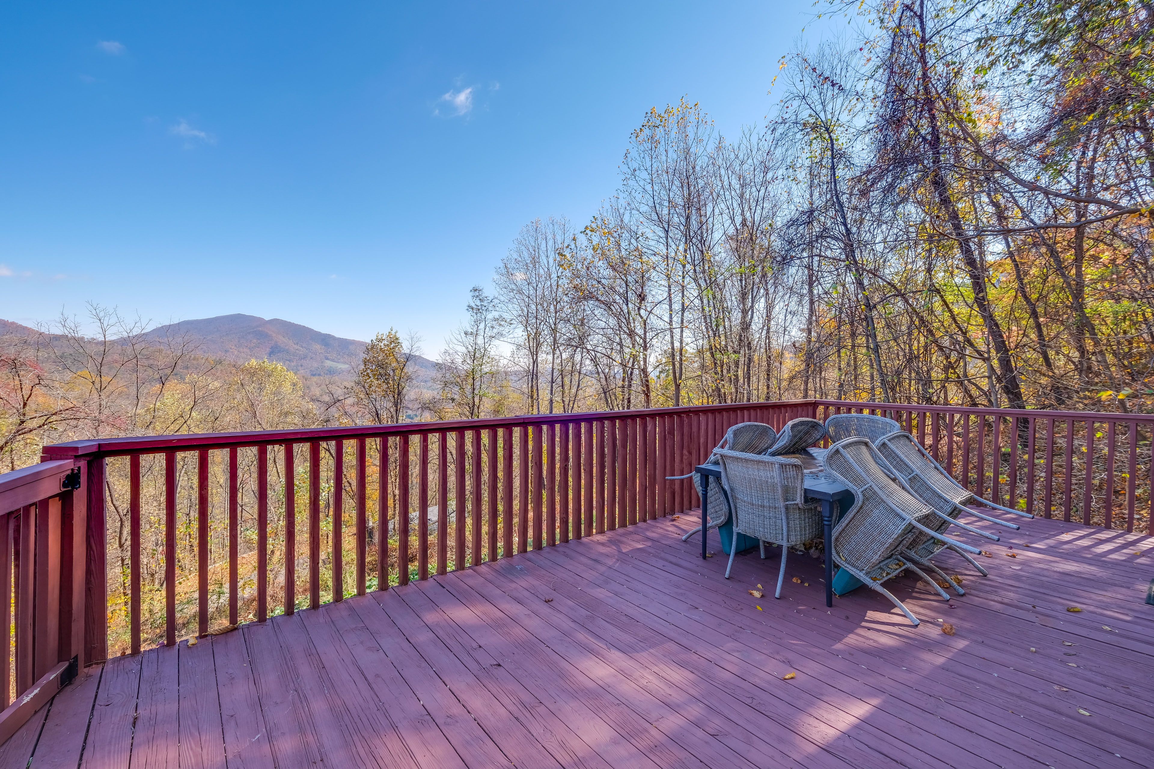 Deck | Dining Area | Mountain View