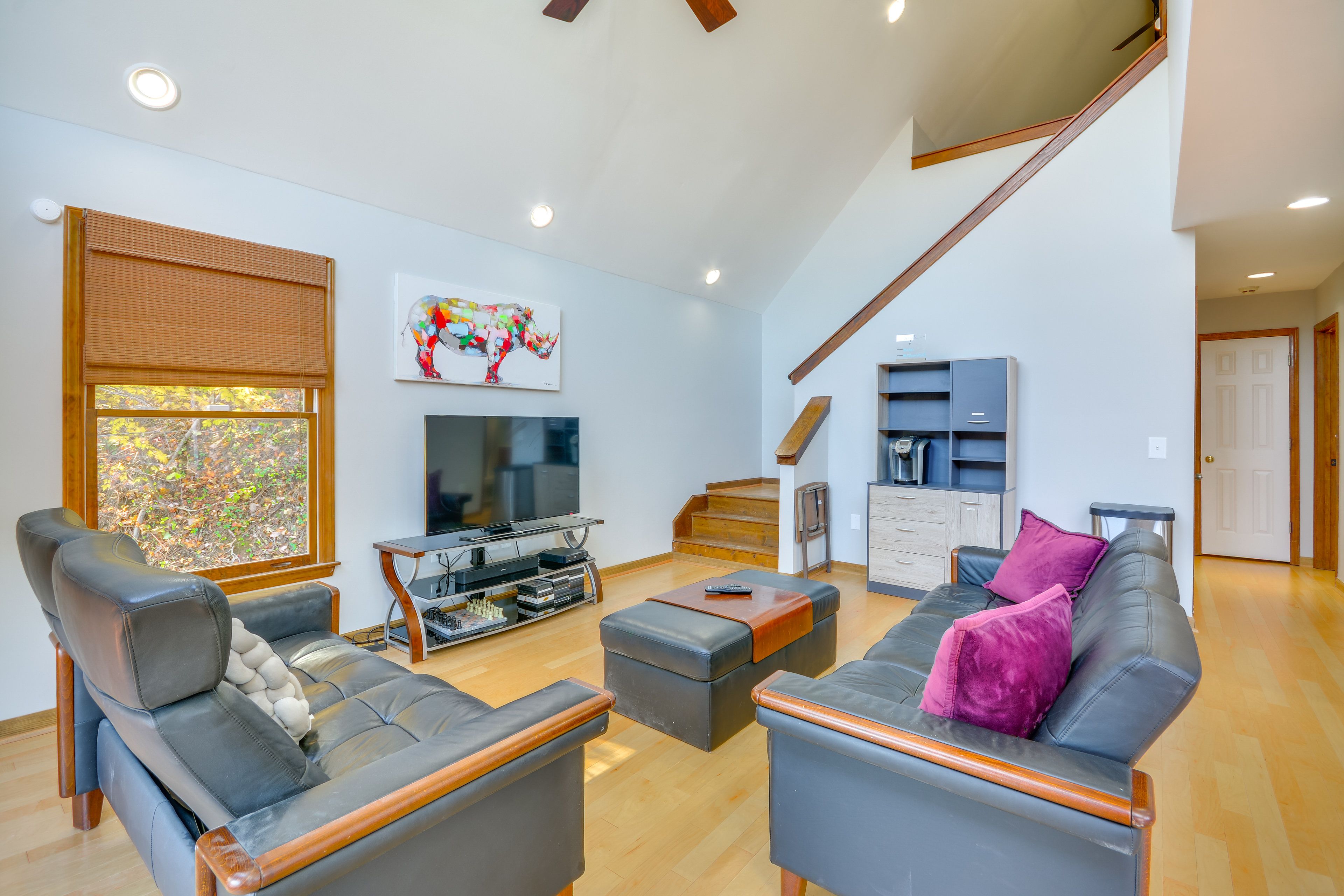 Living Room | Central Heating & A/C | Free WiFi