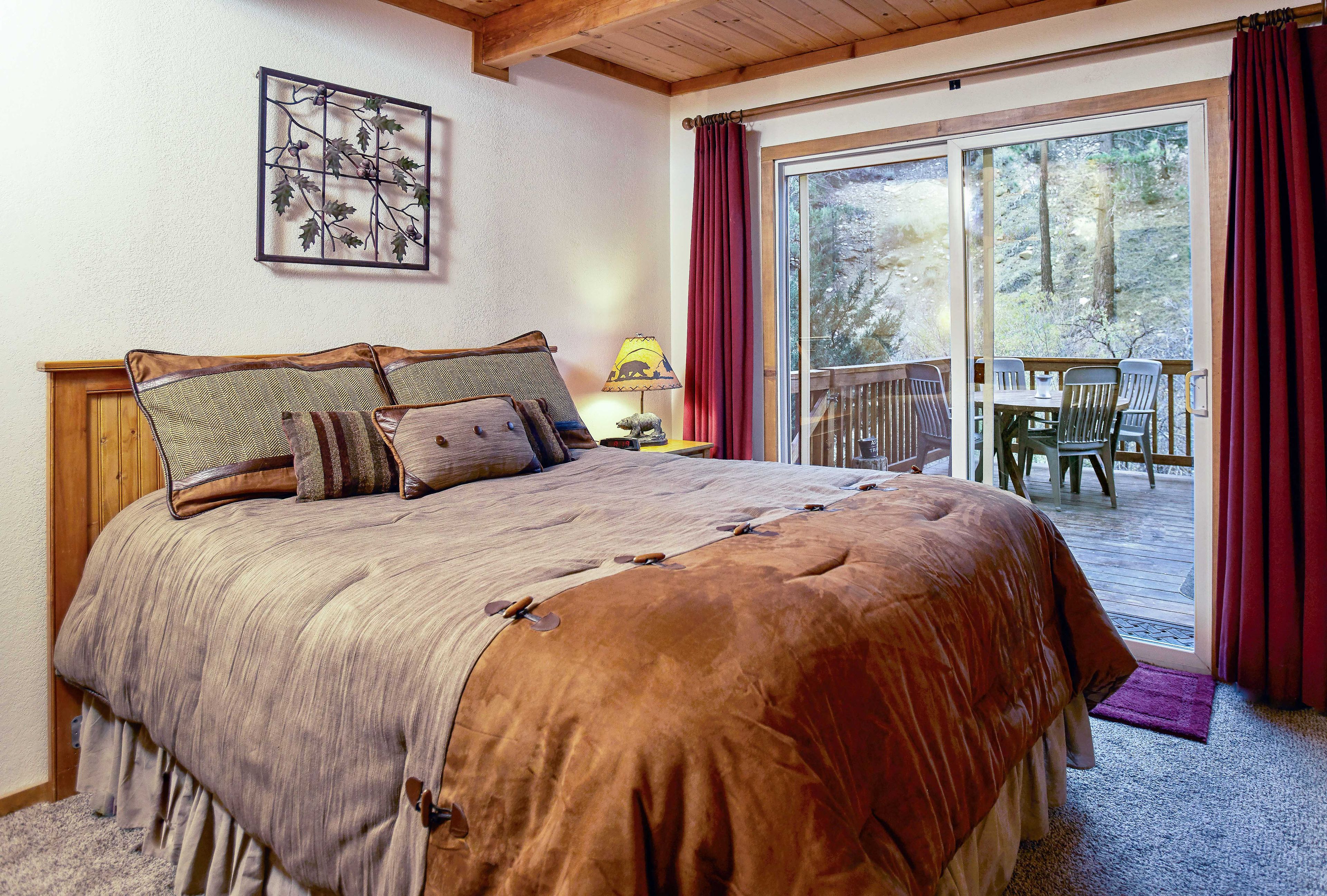 Bedroom 1 | Queen Bed | Linens Provided