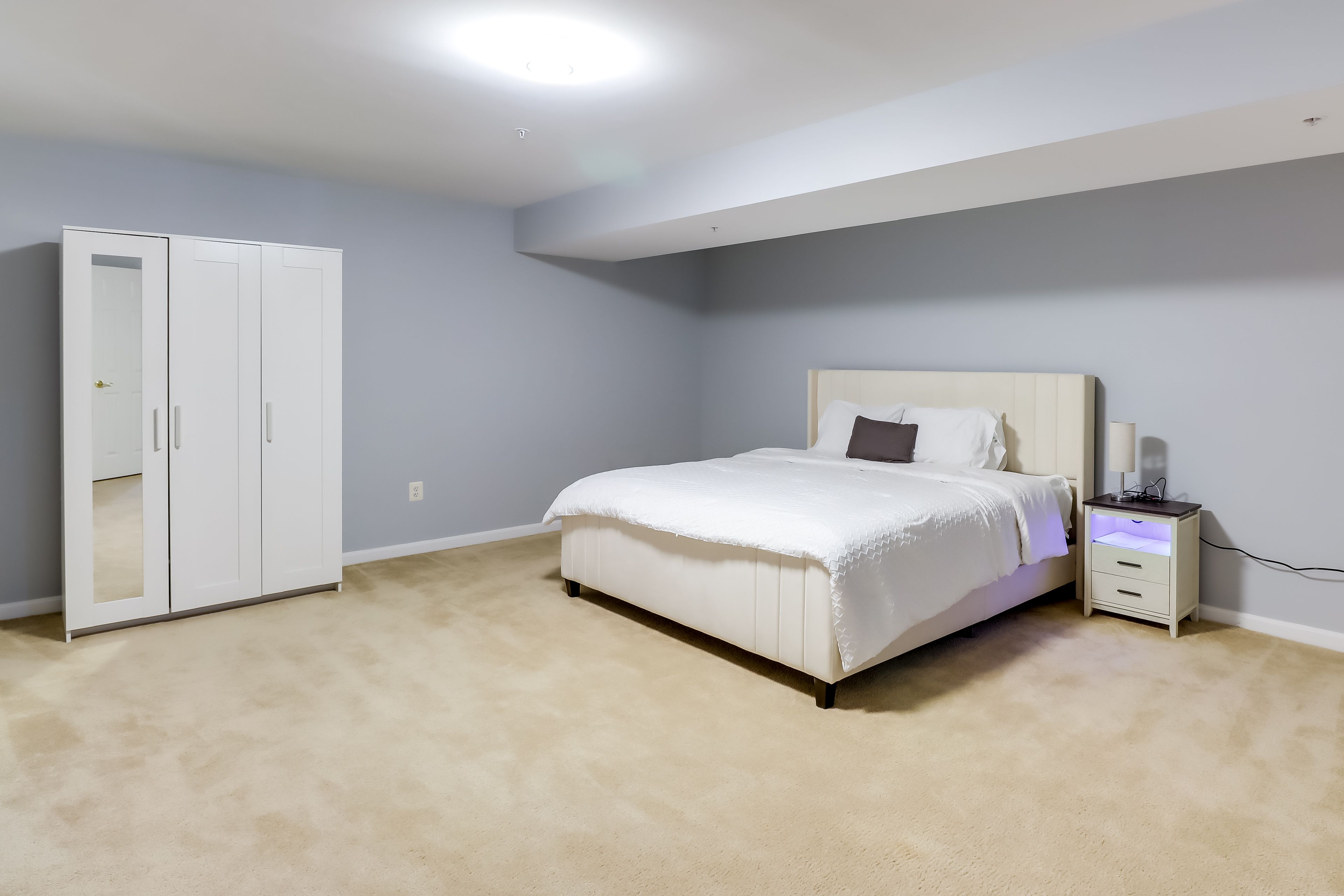 Bonus Room | King Bed
