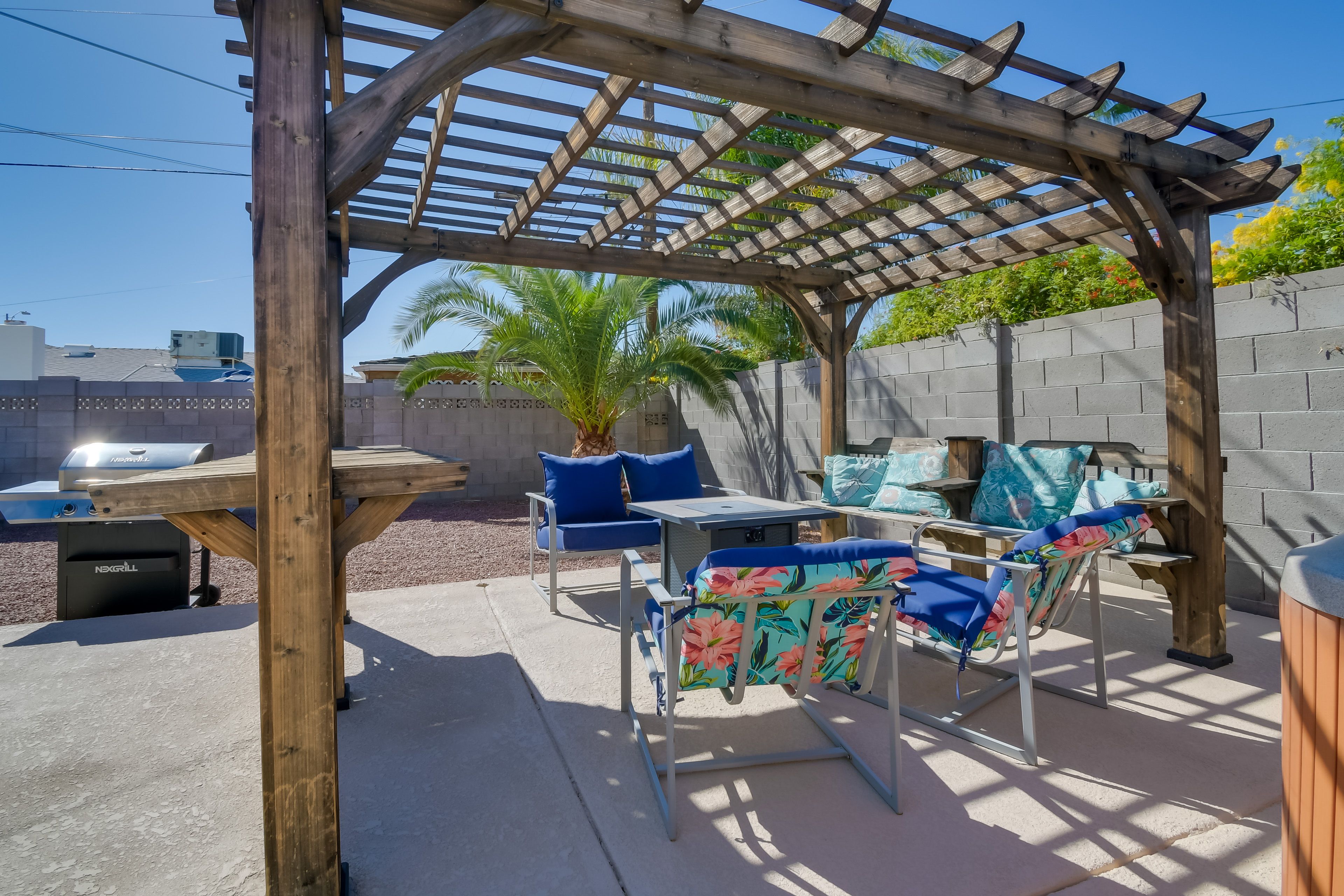 Pergola | Gas Fire Pit | Gas Grill
