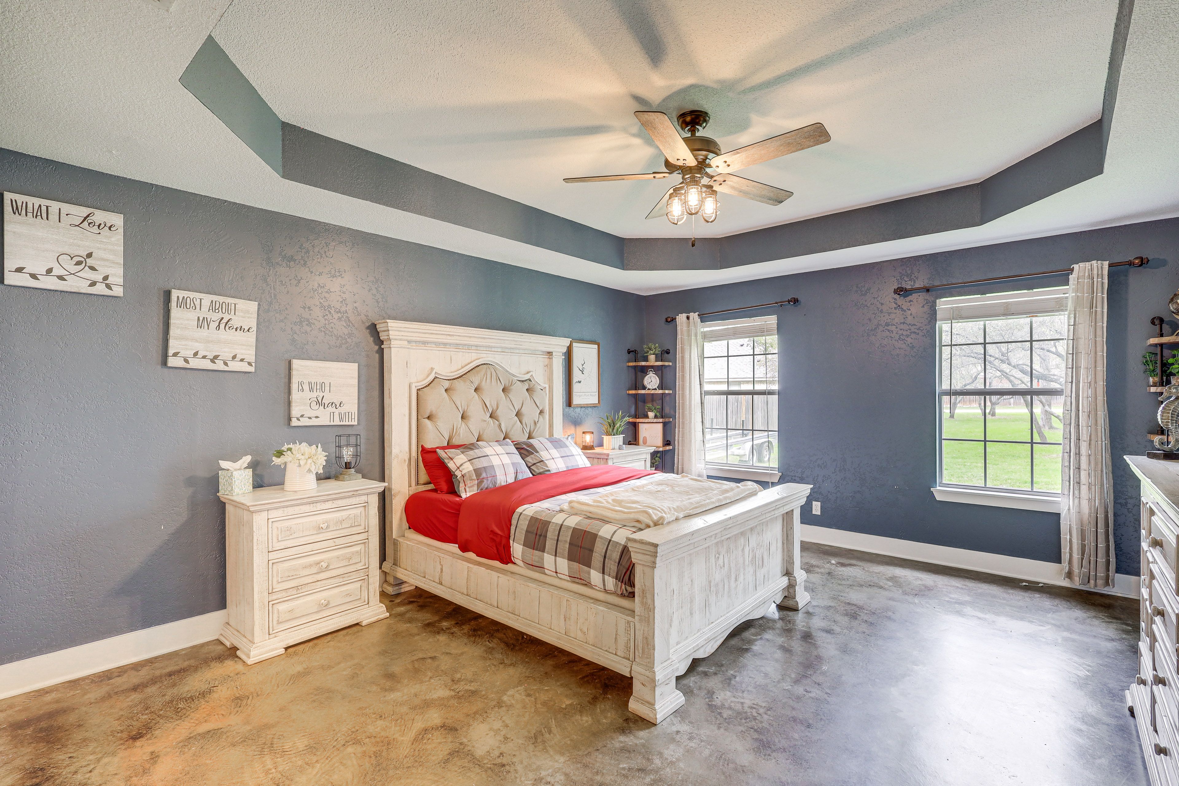 Bedroom 1 | Queen Bed | En-Suite Bathroom