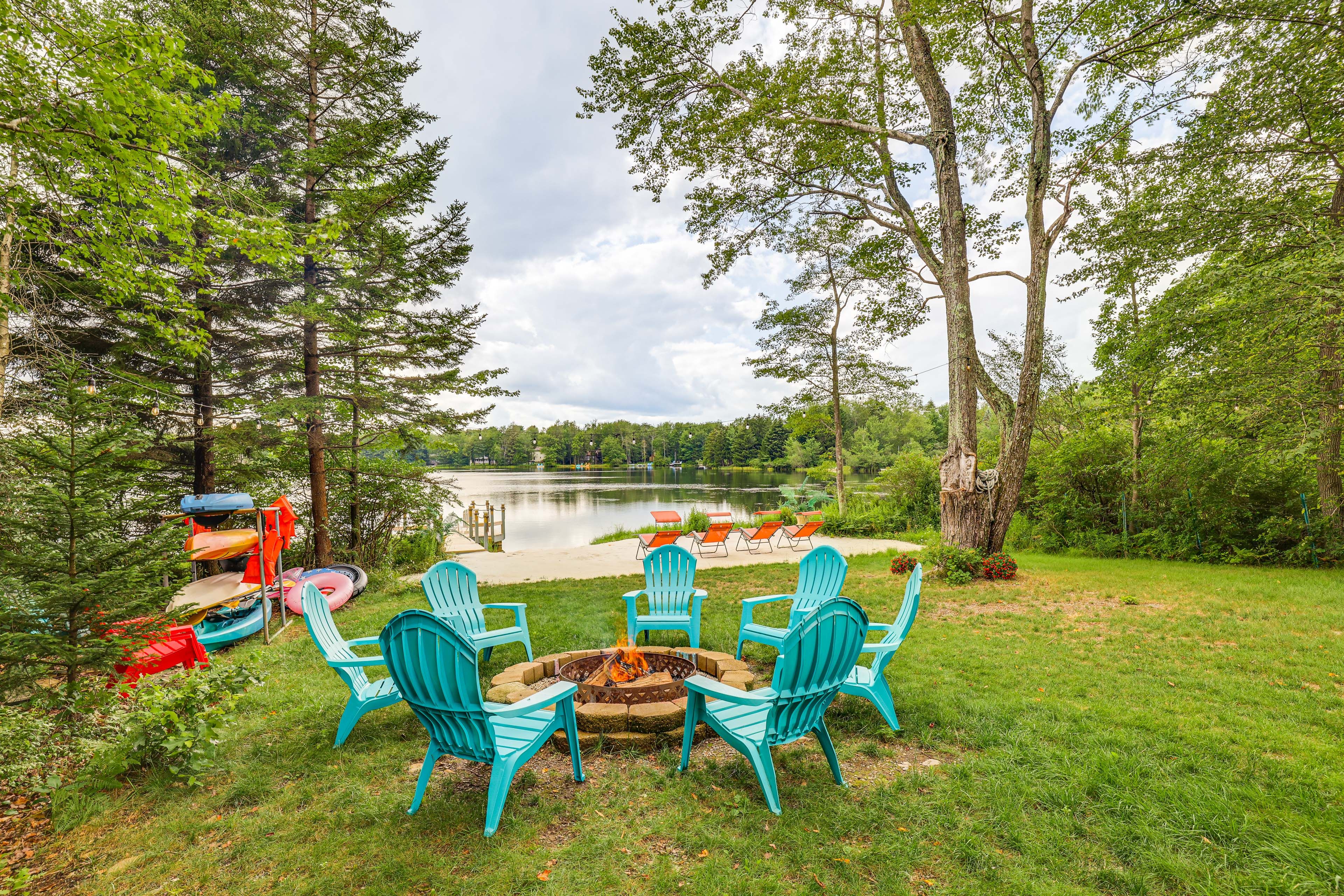 Wood-Burning Fire Pit | Kayaks Provided | Hammock