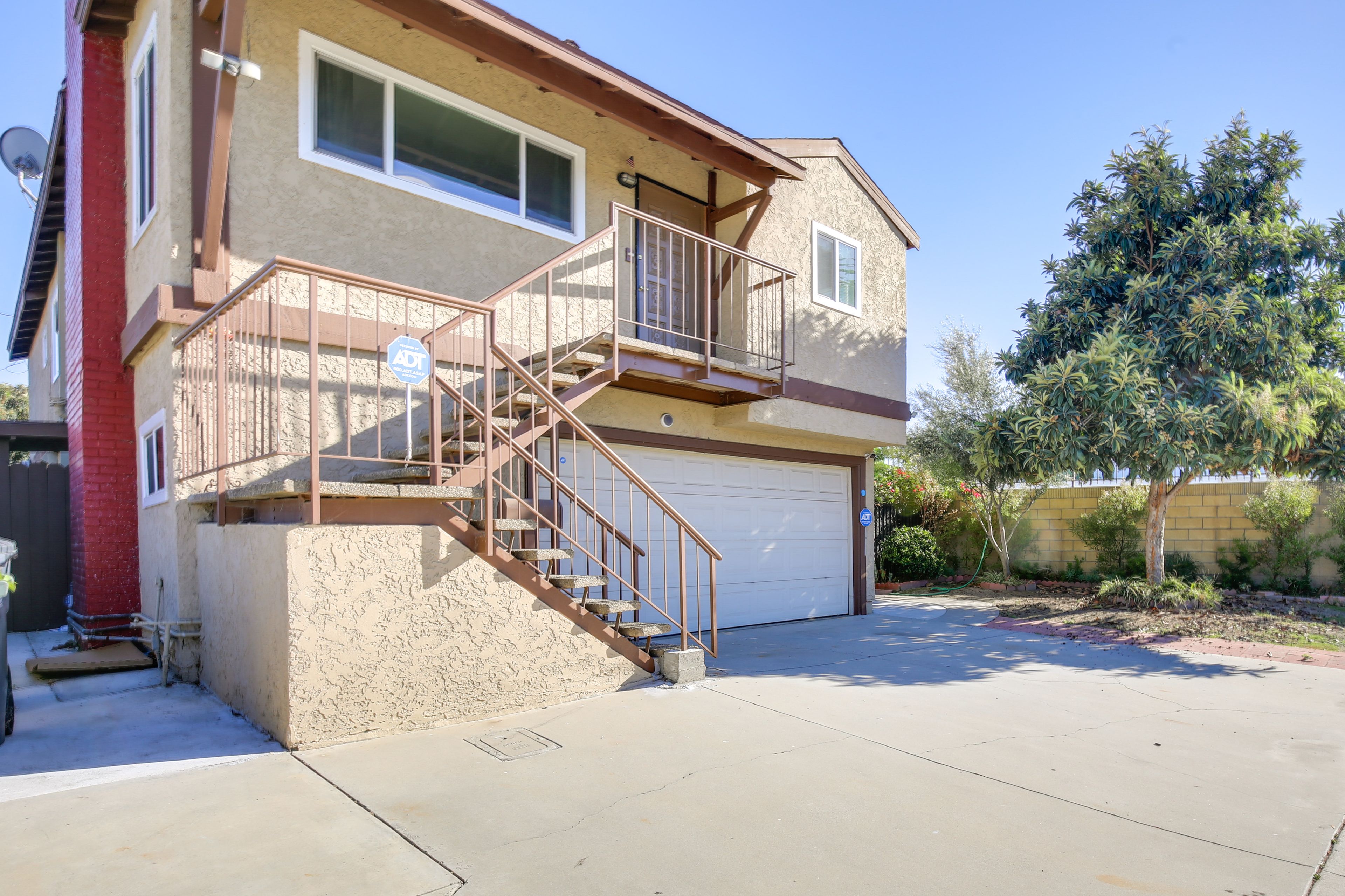 Garage (1 Vehicle) | Driveway (2 Vehicles) | Free Street Parking