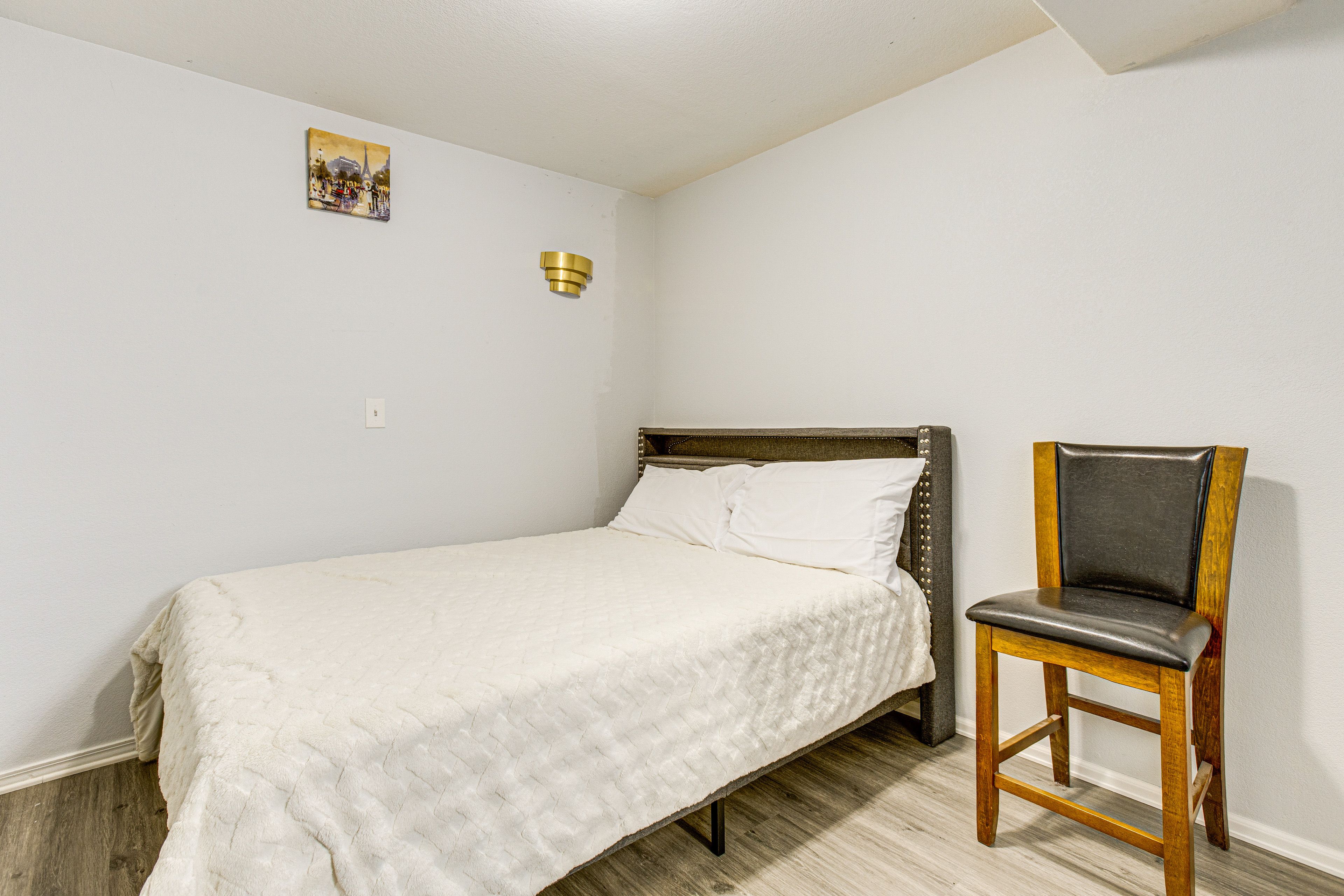 Bedroom 1 | Queen Bed | Linens Provided | Desk