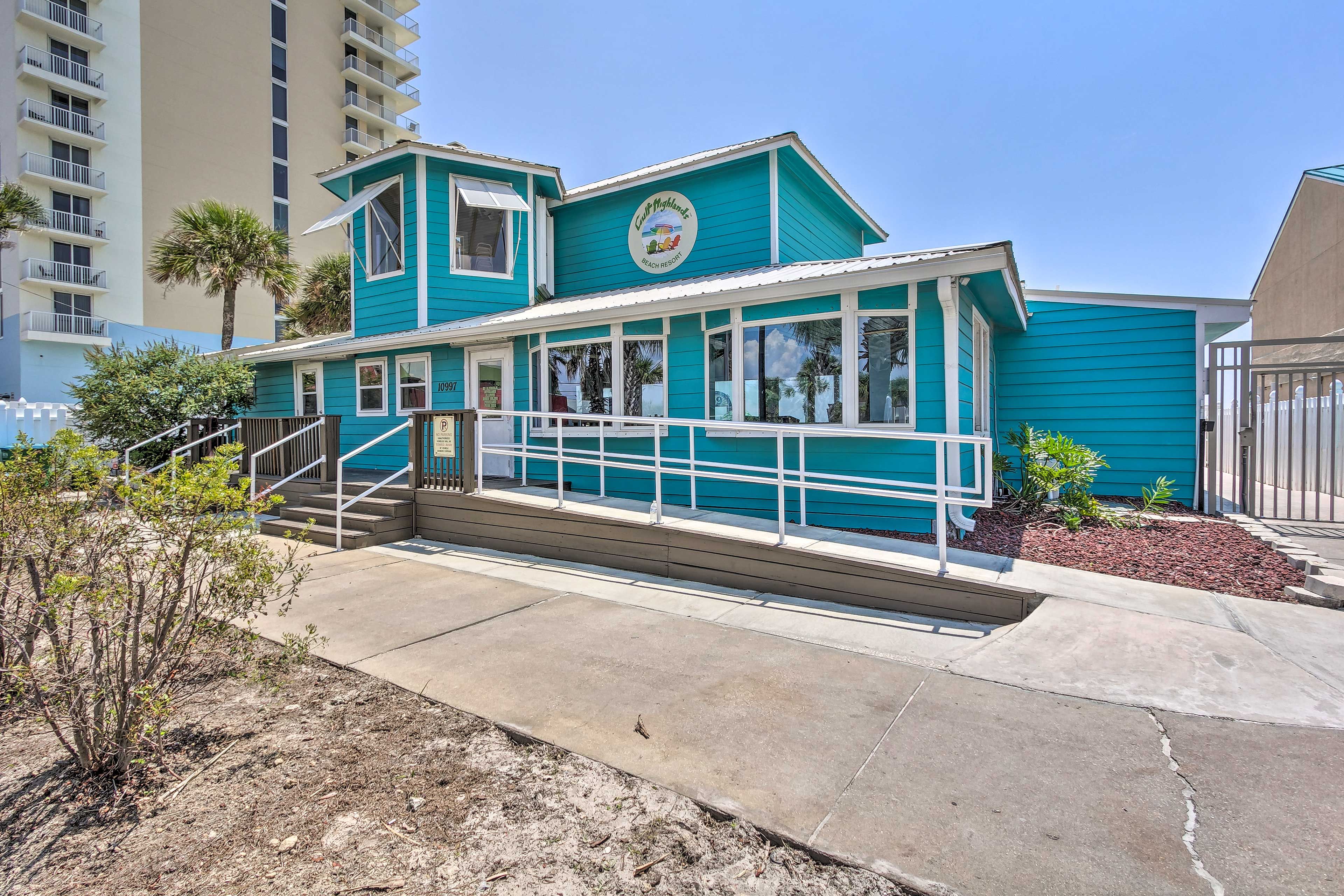 Community Clubhouse w/ Restaurant