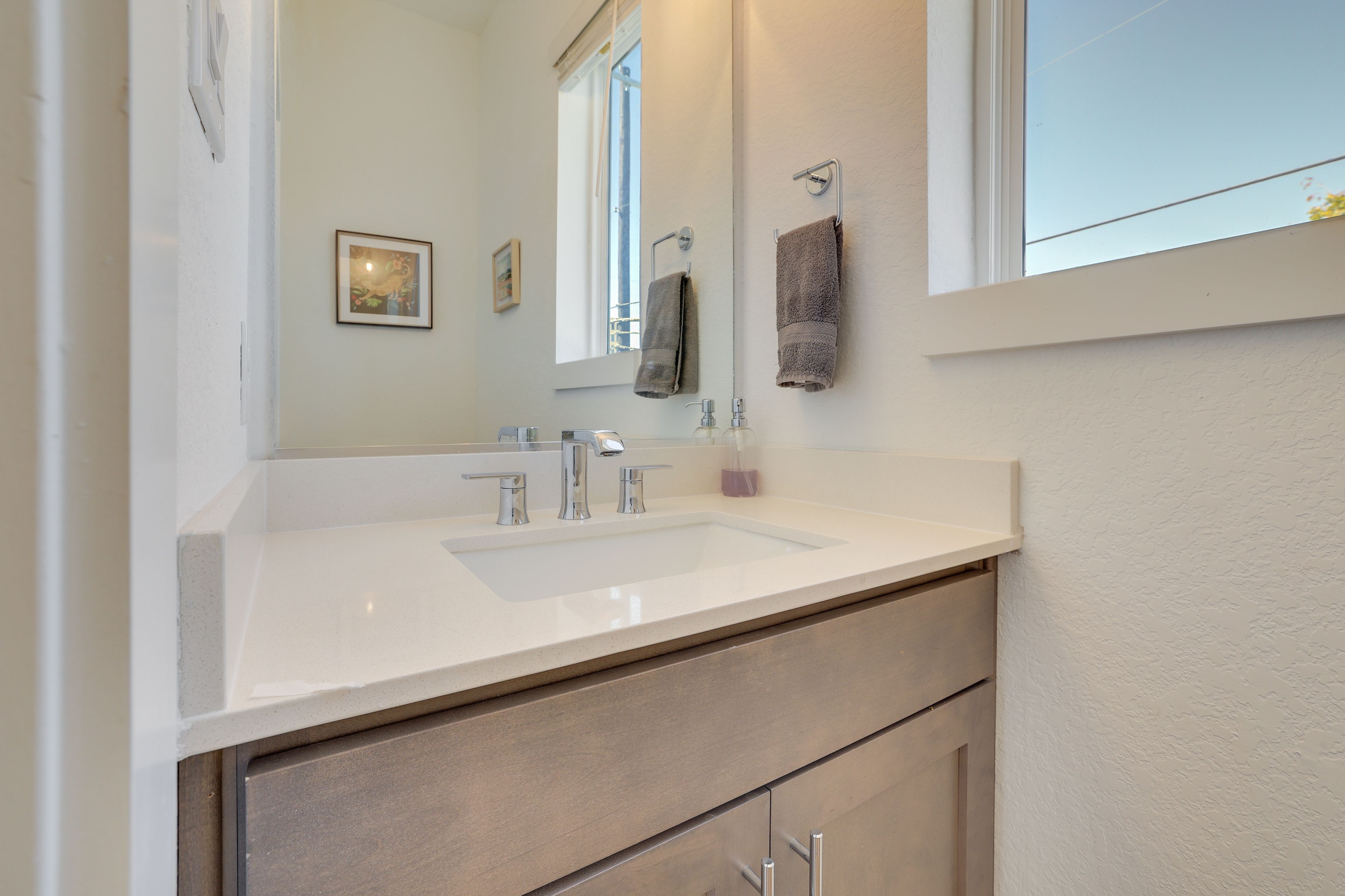 Half Bathroom | 1st Floor