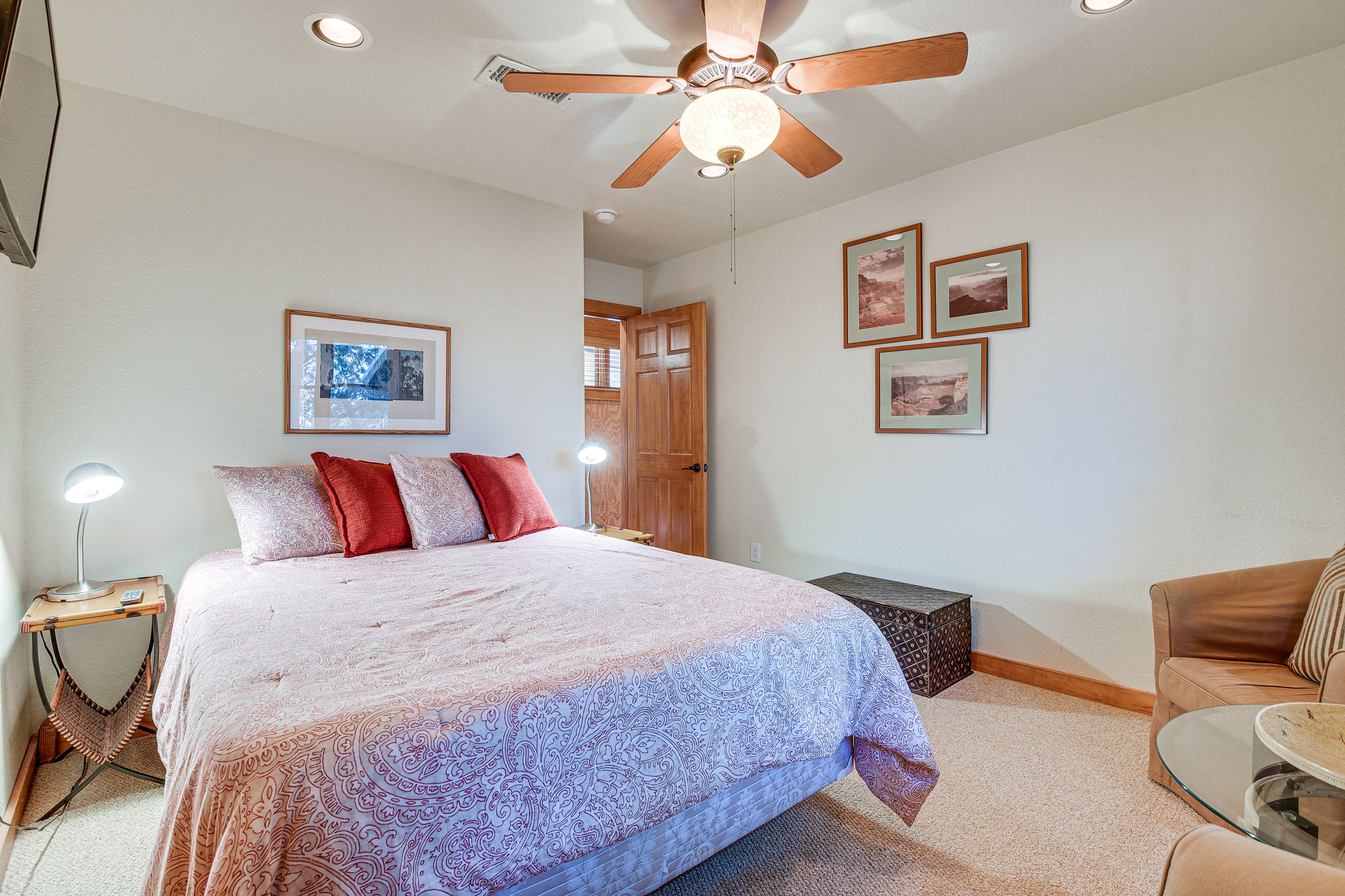 Bedroom 2 | Queen Bed