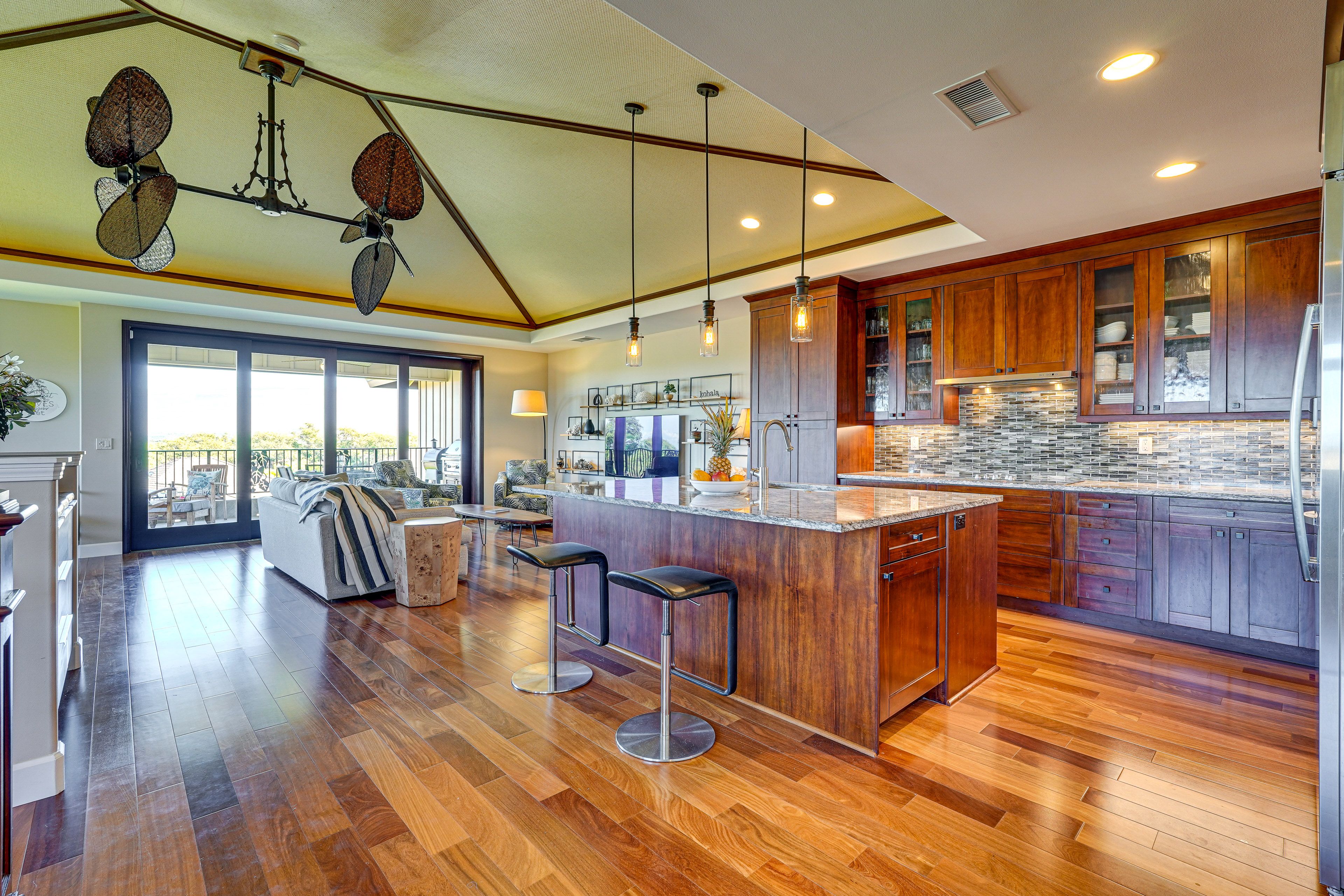 Kitchen | Cooking Basics | Coffee Maker | Paper Towels/Trash Bags Provided