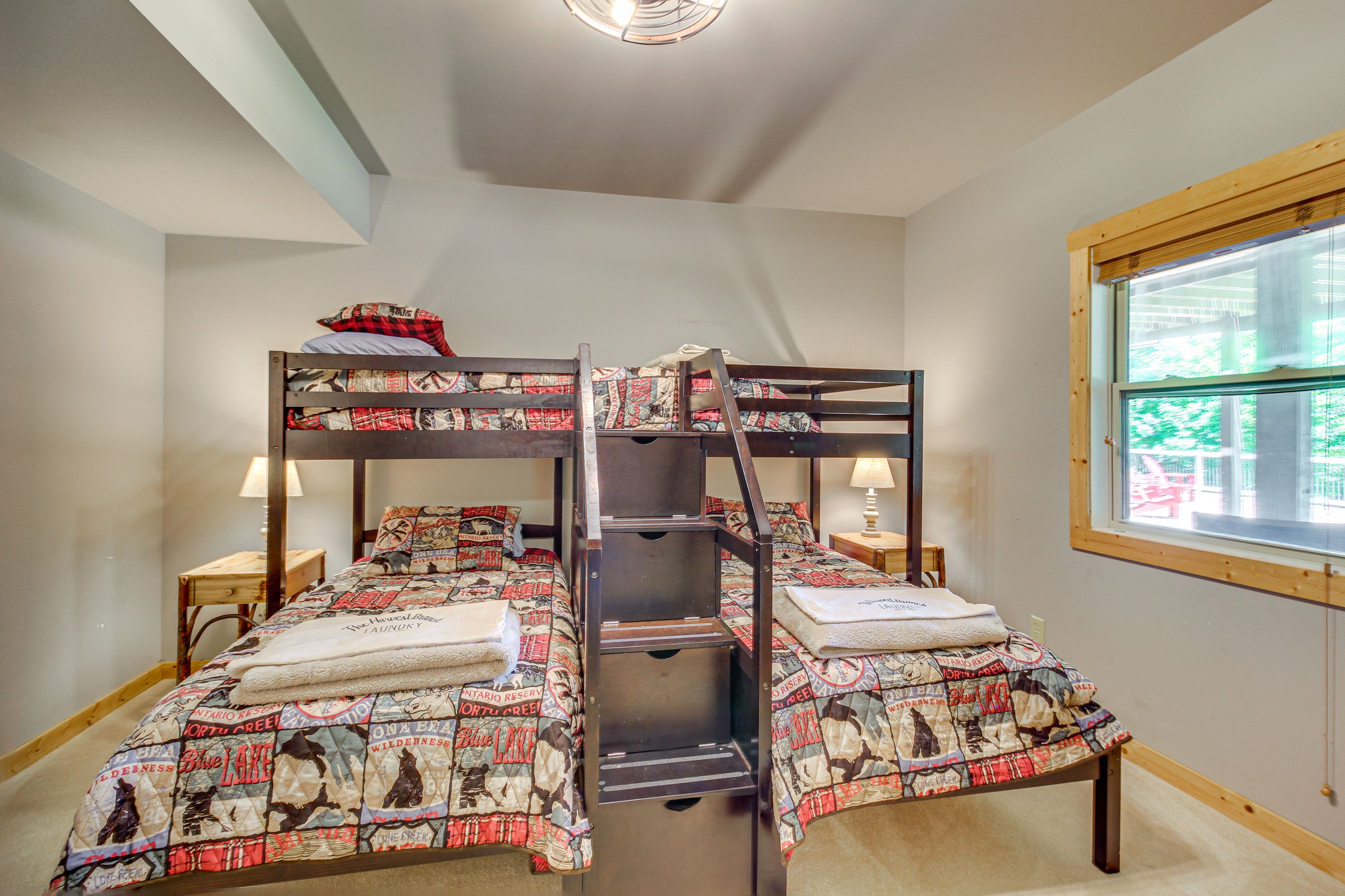 Bedroom 4 | Lower Level | Lofted Twin Bed | 2 Twin Beds | Smart TV