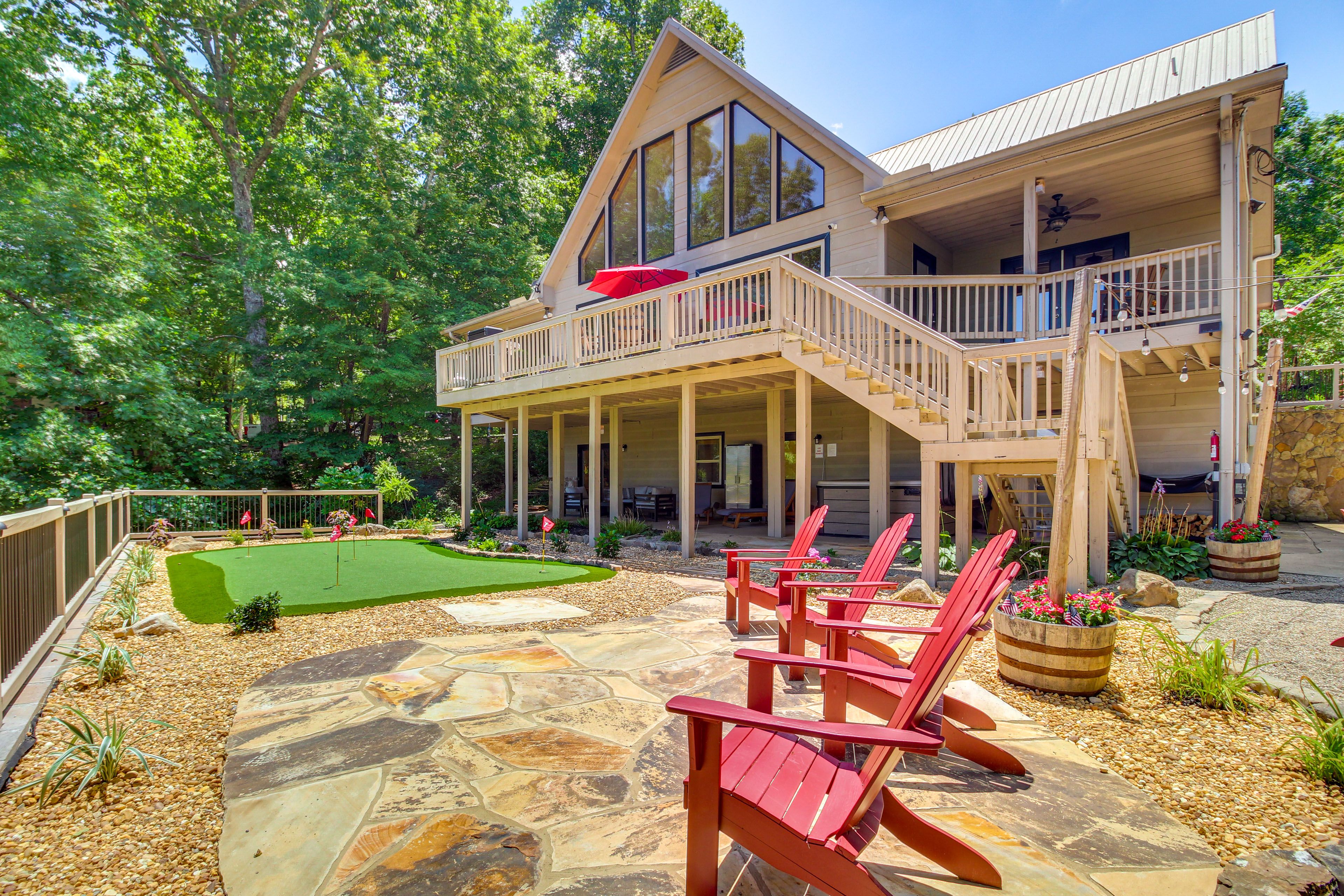 Ellijay Vacation Rental | 4BR + Loft | 3BA | Step-Free Entry | 2,920 Sq Ft