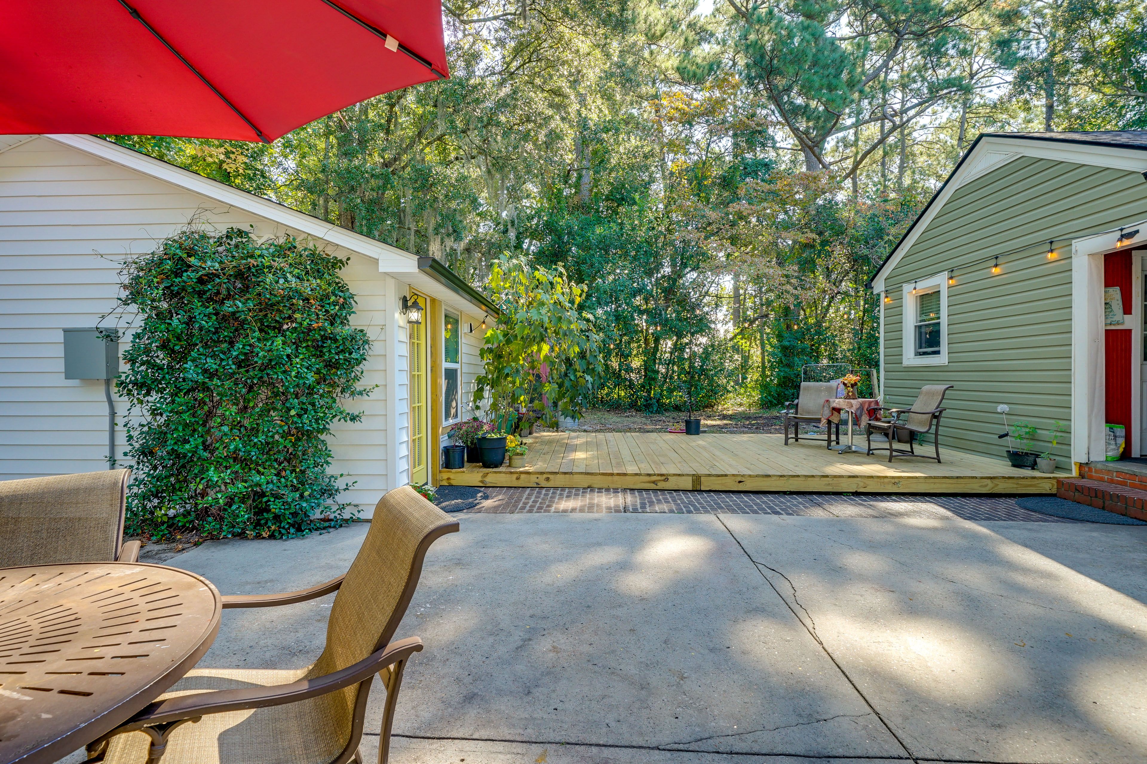 Shared Patio & Deck | Homeowner On-Site (Main House)
