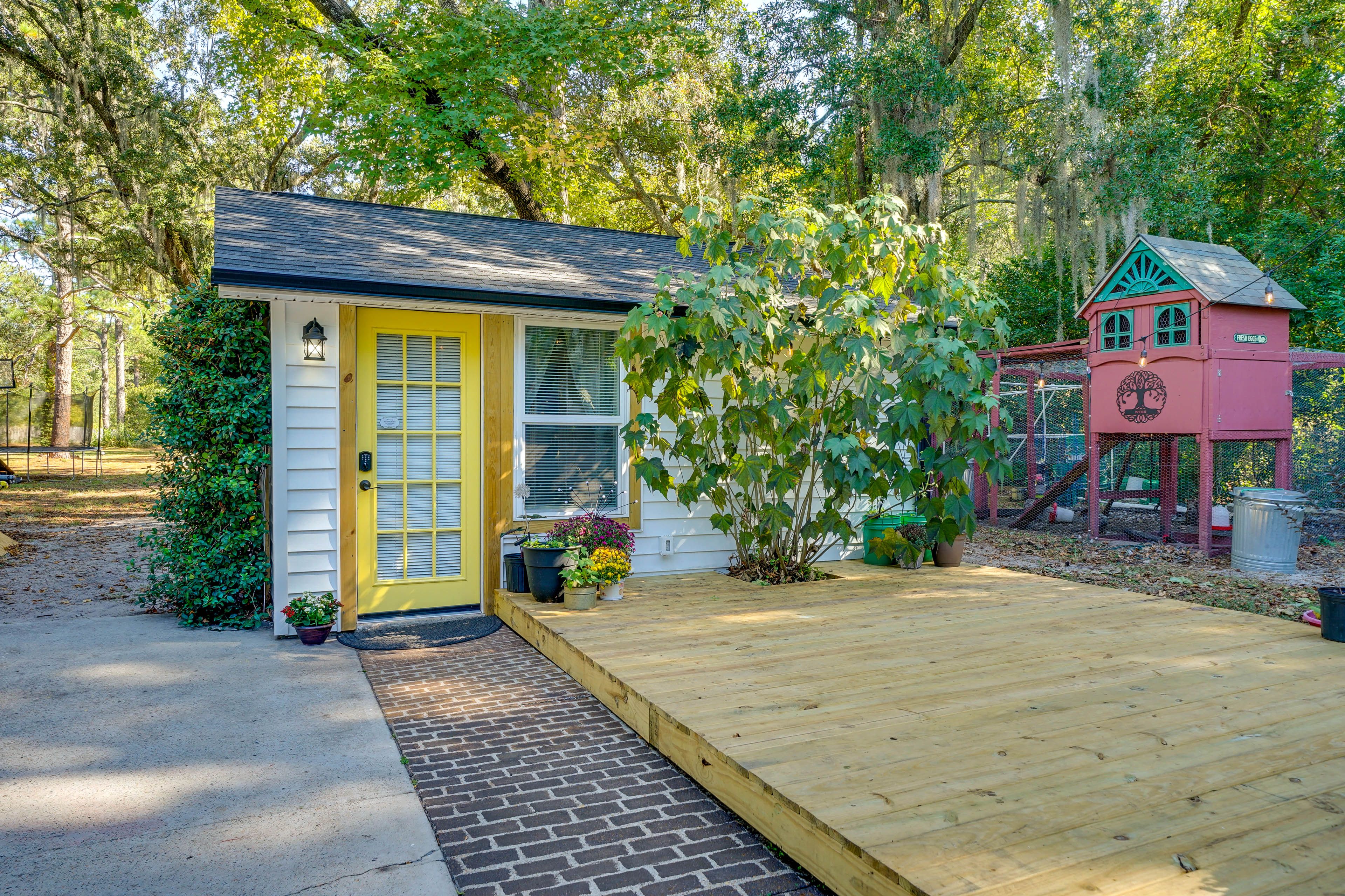 Leland Vacation Rental | Studio | 1BA | Step-Free Access | 350 Sq Ft