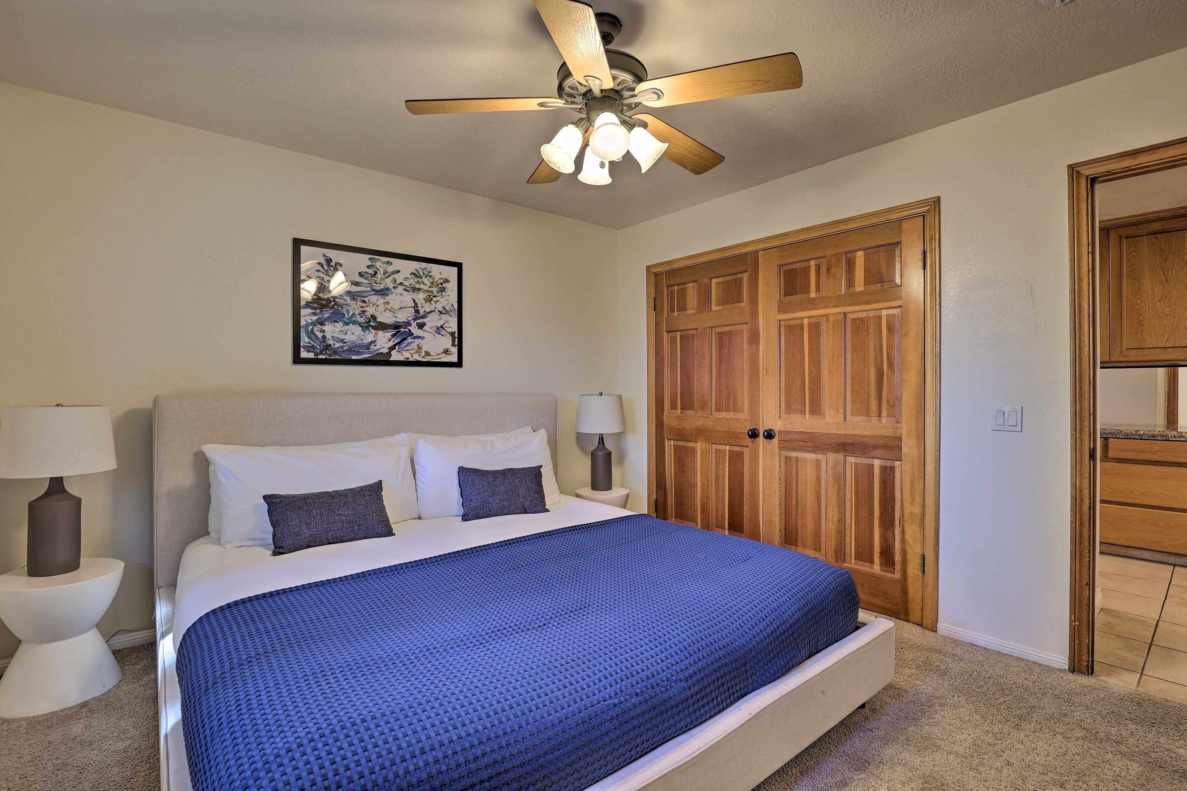 Bedroom 2 | King Bed