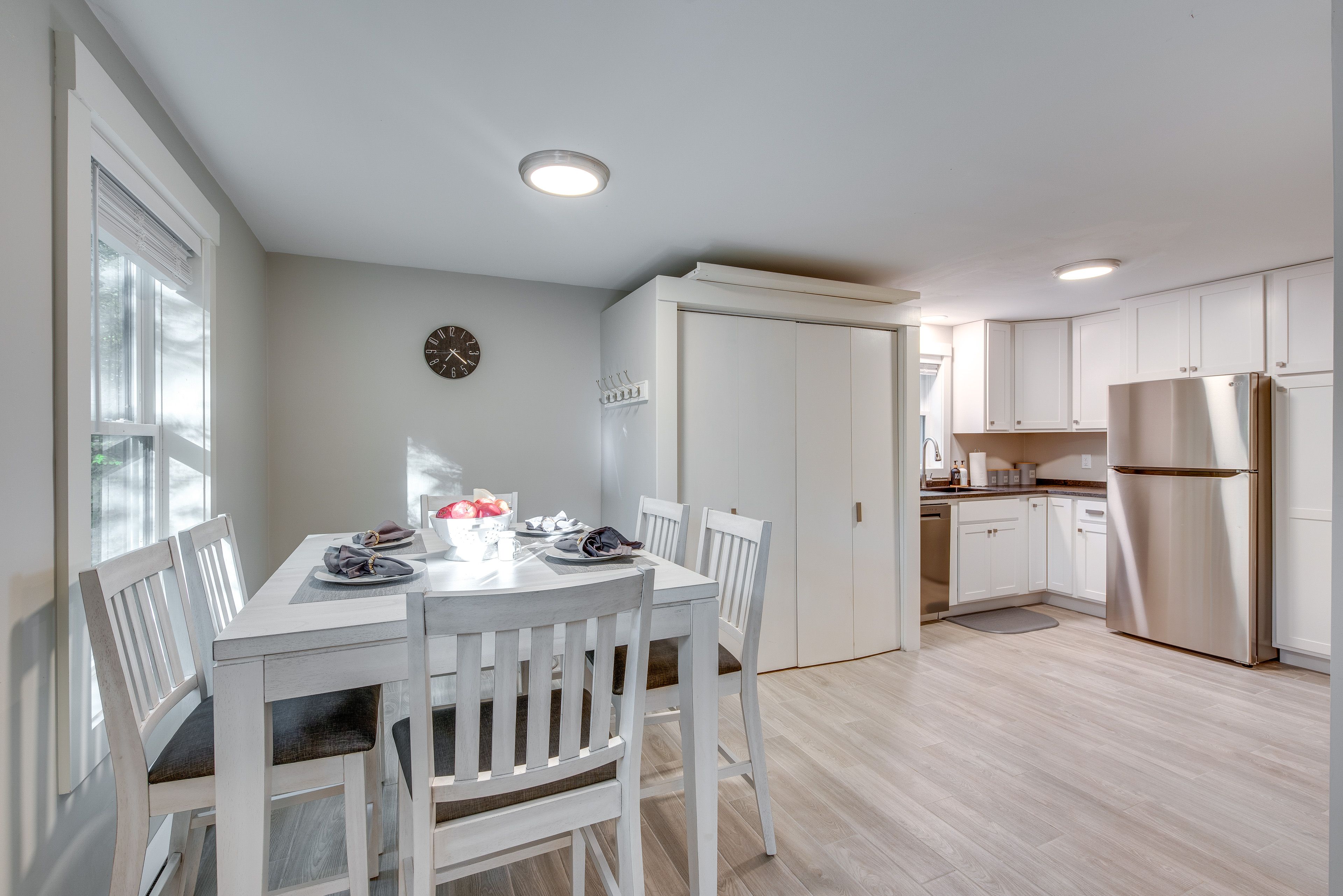 Dining Area | Dining Table | Dishware/Flatware