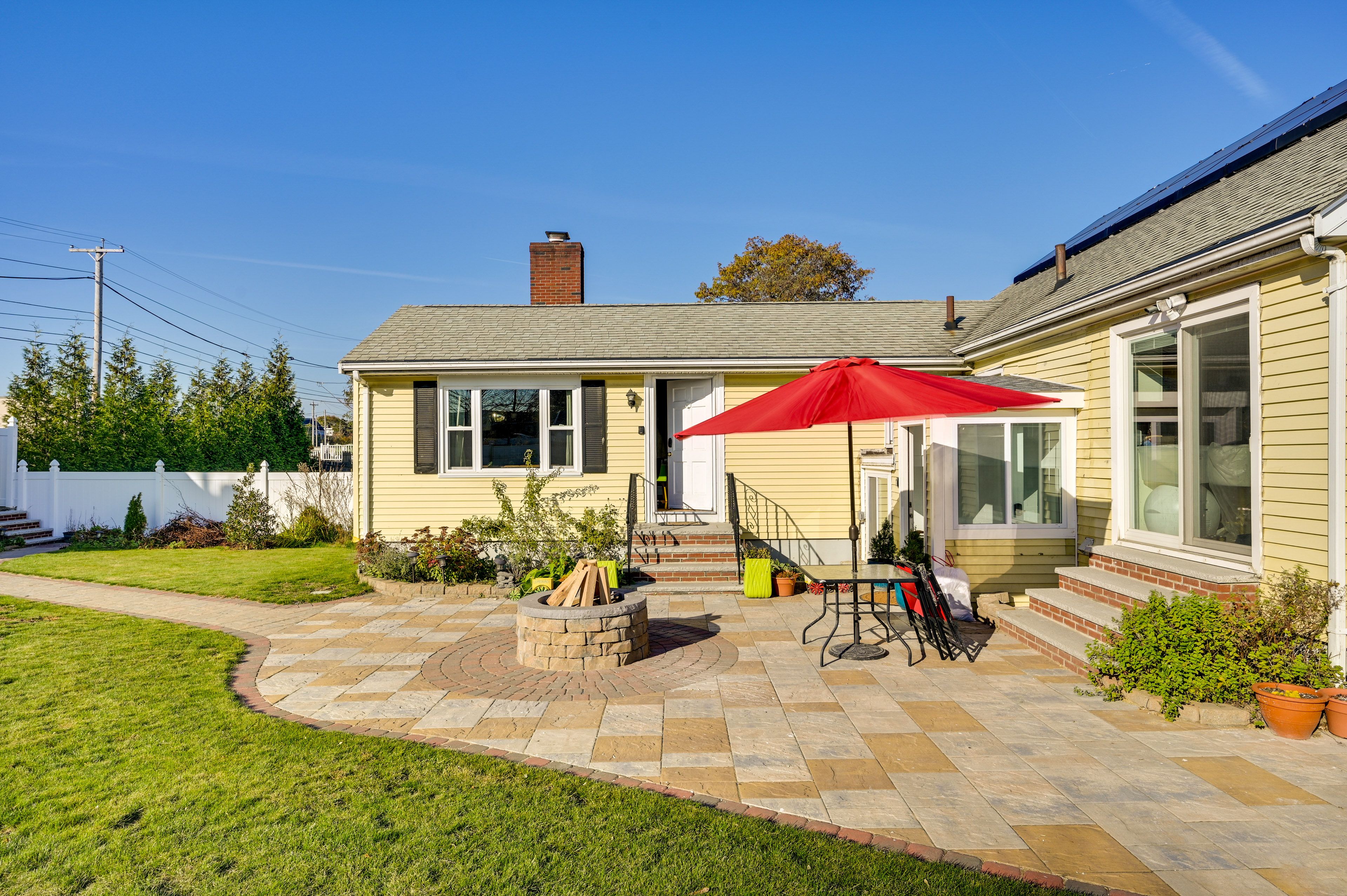 Studio Exterior | Shared Outdoor Space