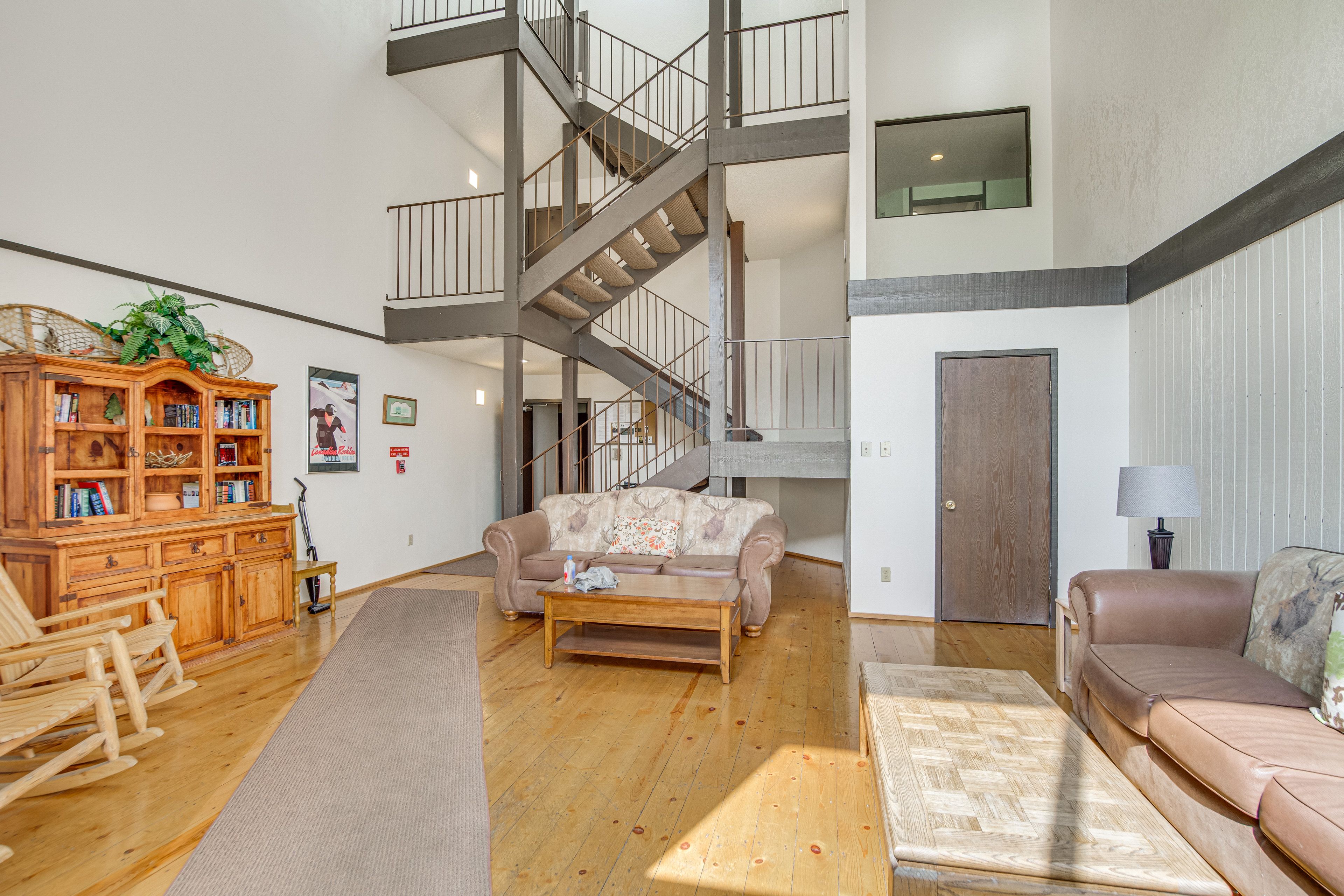 Building Lobby | Steps Required for Condo Access