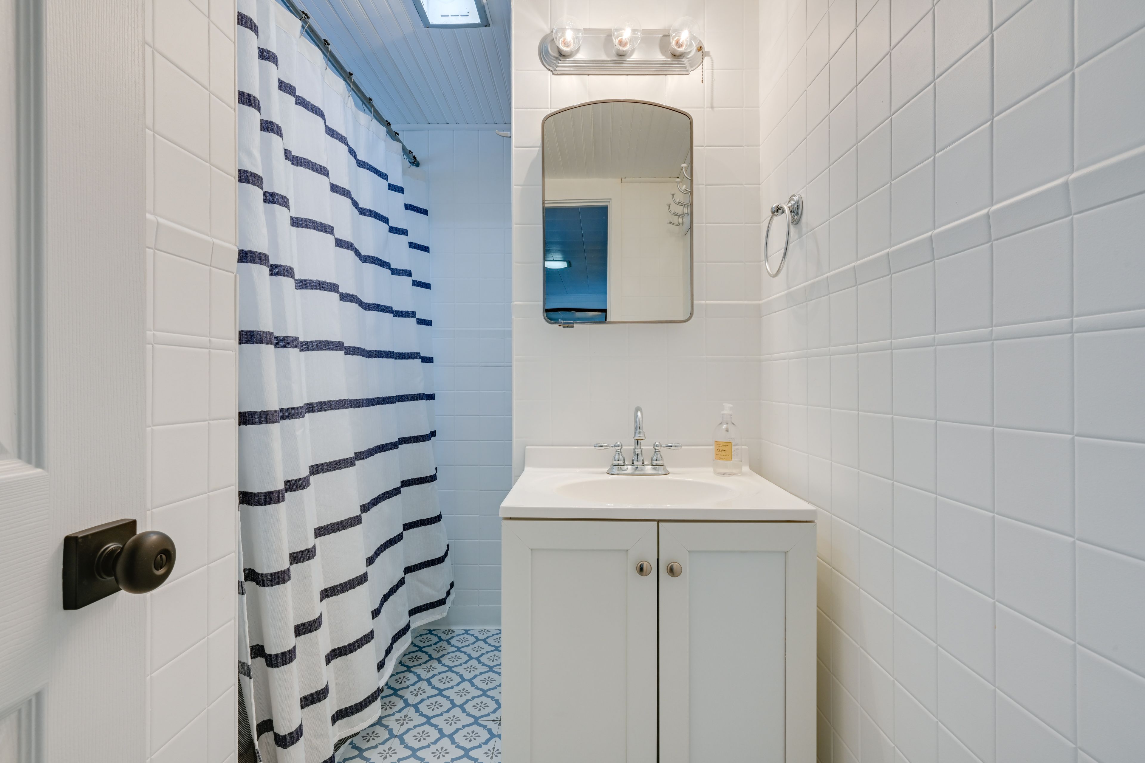 Full Bathroom | Basement