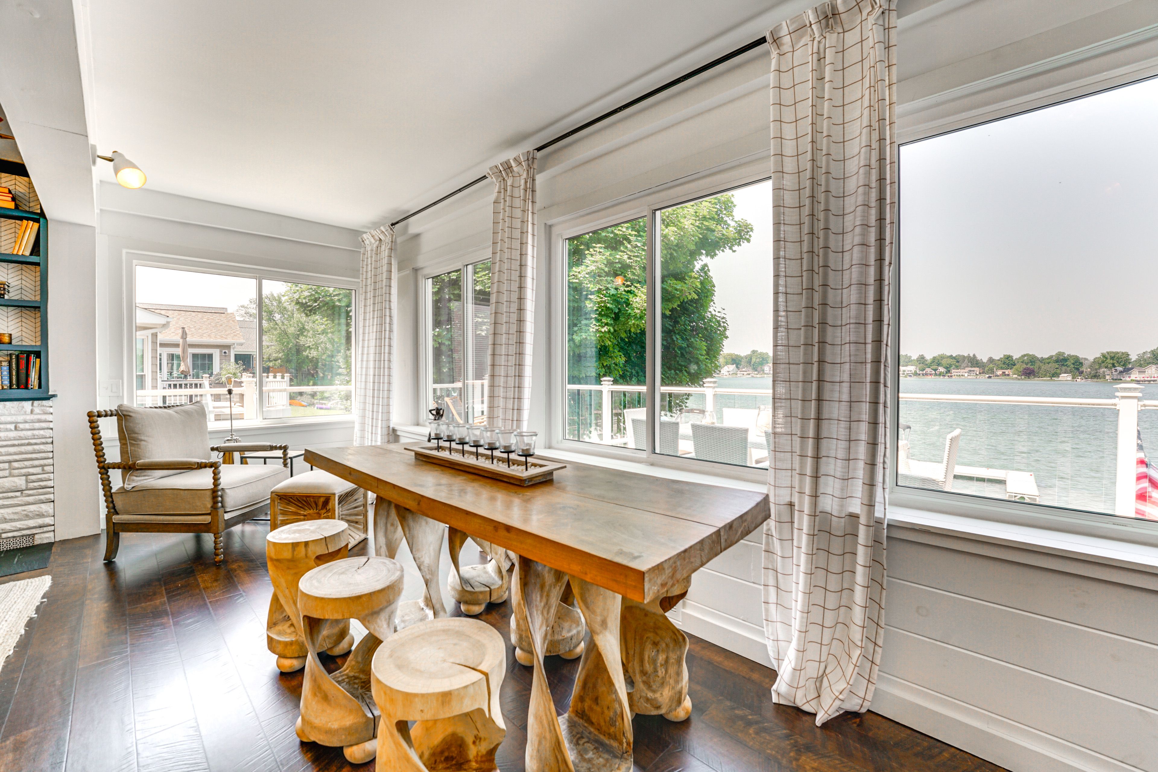 Dining Area | Dishware/Flatware