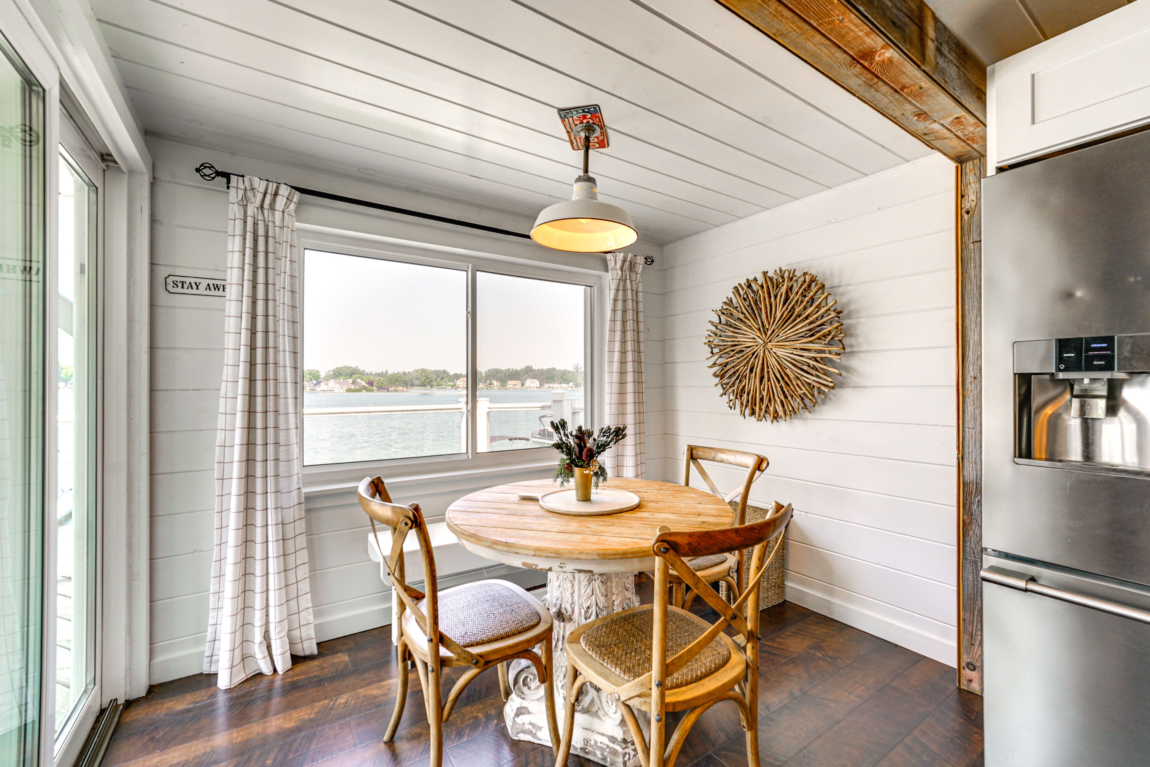 Additional Dining Area