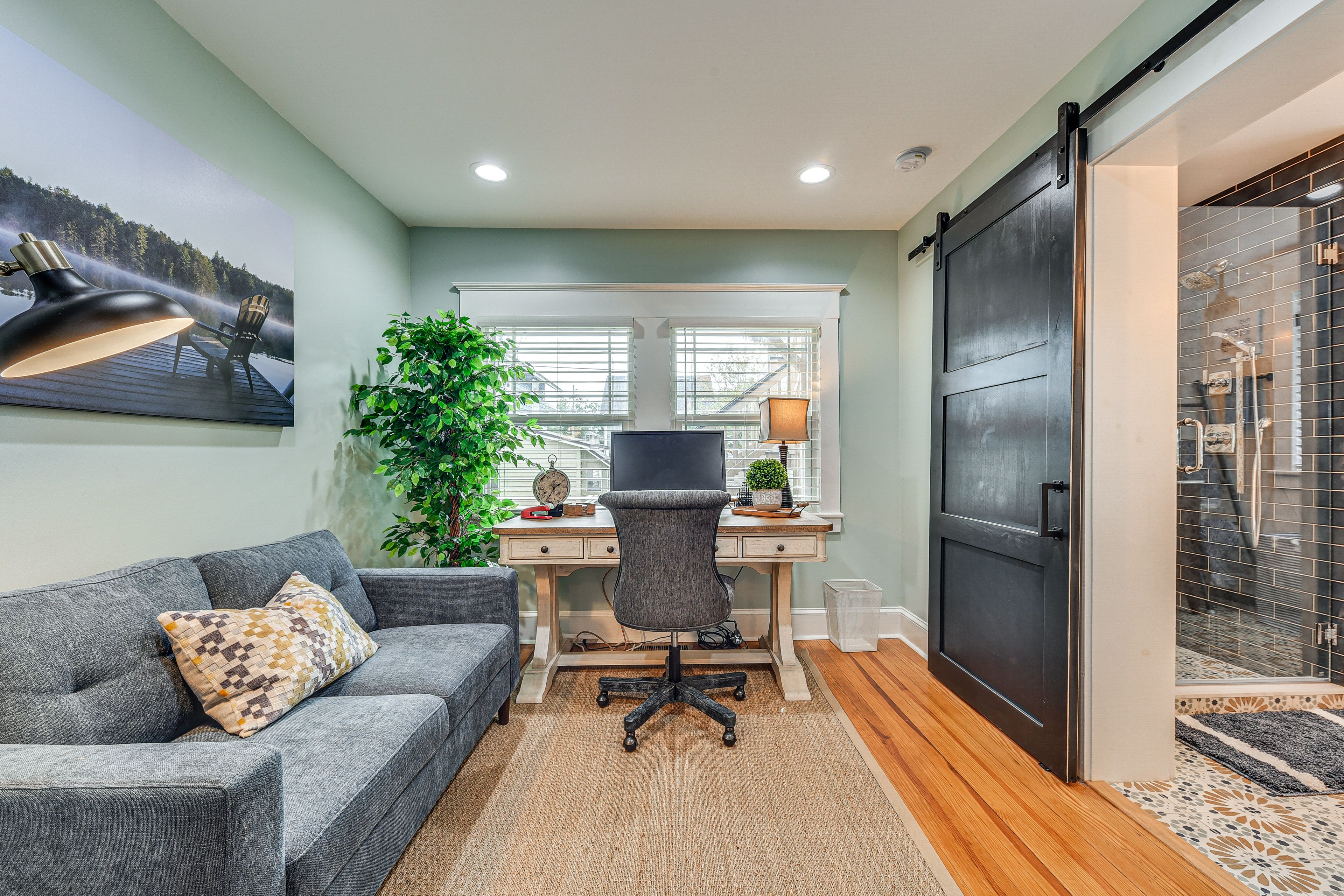 Office w/ En-Suite Bathroom